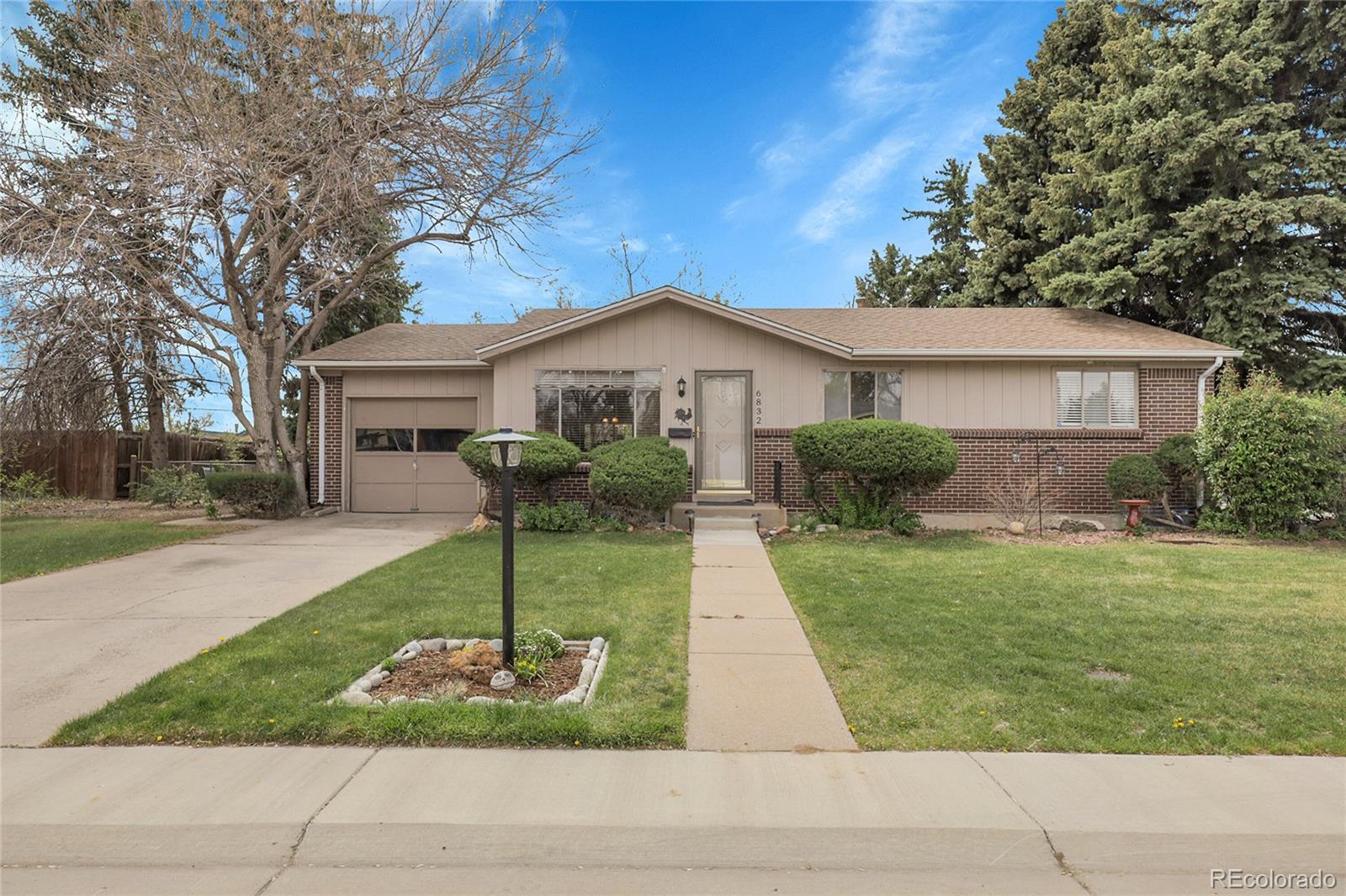 6832 s birch way, Centennial sold home. Closed on 2025-05-22 for $471,200.