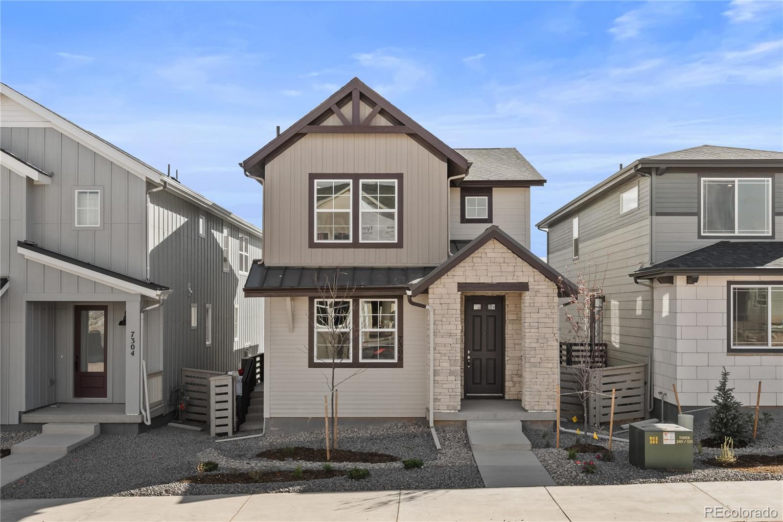 7306  Watercress Drive, littleton MLS: 4684378 Beds: 3 Baths: 3 Price: $599,990