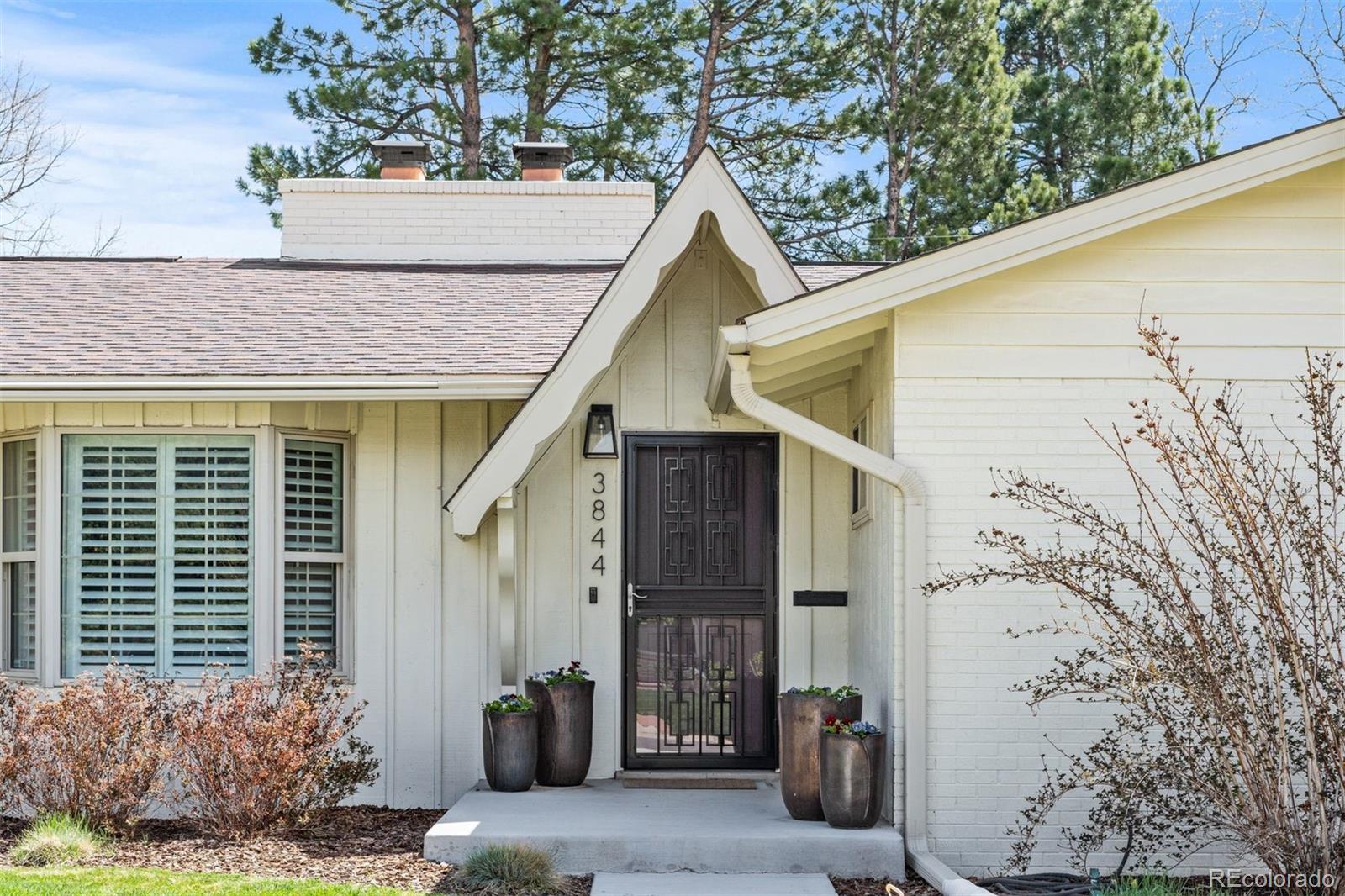 3844 S Elm Street, denver MLS: 3351149 Beds: 3 Baths: 3 Price: $899,000