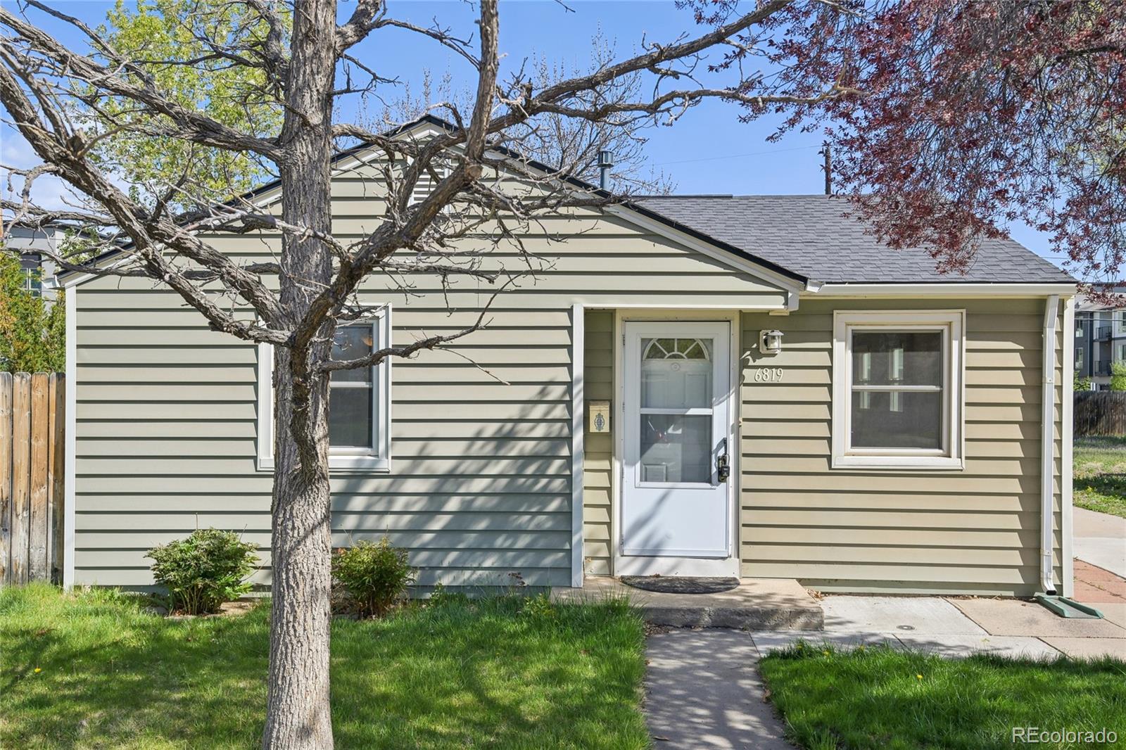 6819 reno drive, Arvada sold home. Closed on 2025-06-02 for $415,000.