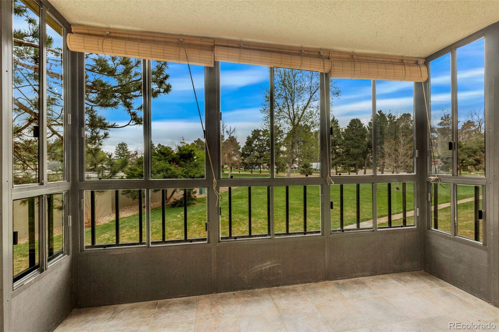 Heather Gardens Aurora Condo / Townhome | MLS #: 156960213952 E Marina Drive 102, Aurora Beds: 2 Baths: 2 Price: $319,500