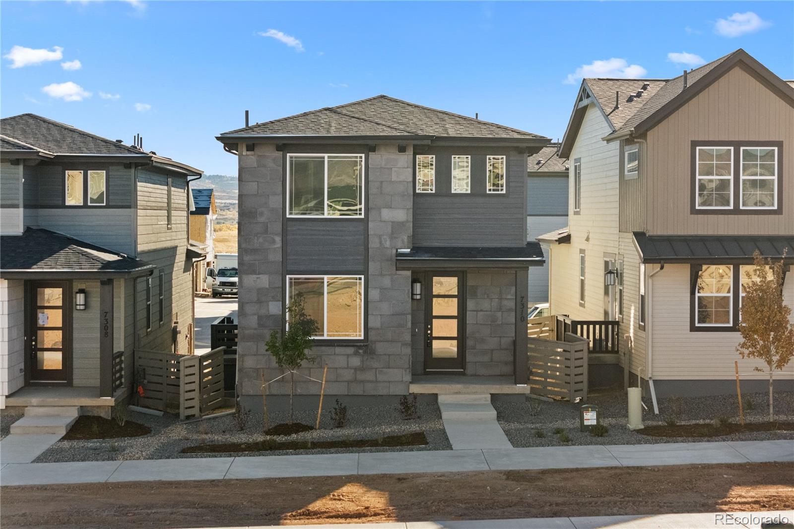 7310  Watercress Drive, littleton MLS: 6928875 Beds: 4 Baths: 3 Price: $649,990