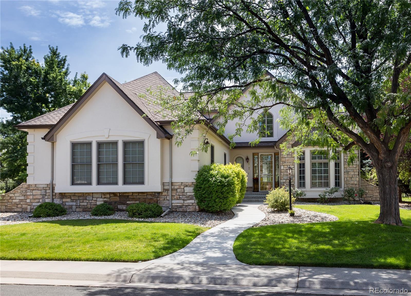 6271 S Billings Way, centennial MLS: 2166880 Beds: 5 Baths: 4 Price: $1,200,000