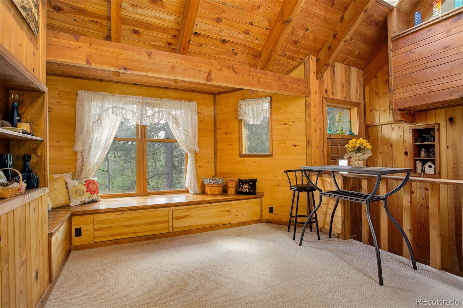 77 E Crosscut , bailey MLS: 1868855 Beds: 3 Baths: 3 Price: $600,000