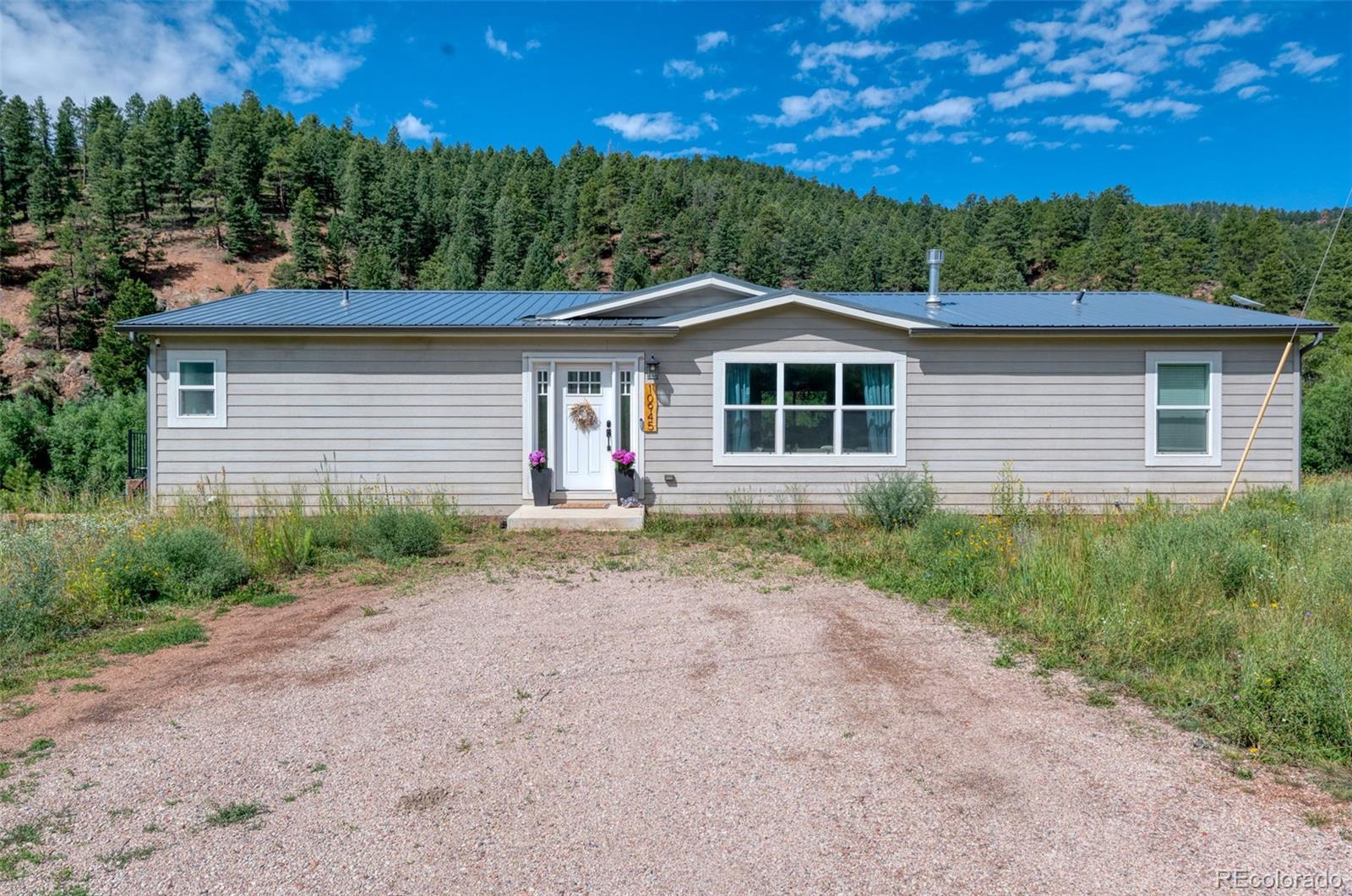 10945 w highway 24 , Green Mountain Falls sold home. Closed on 2025-11-13 for $533,880.