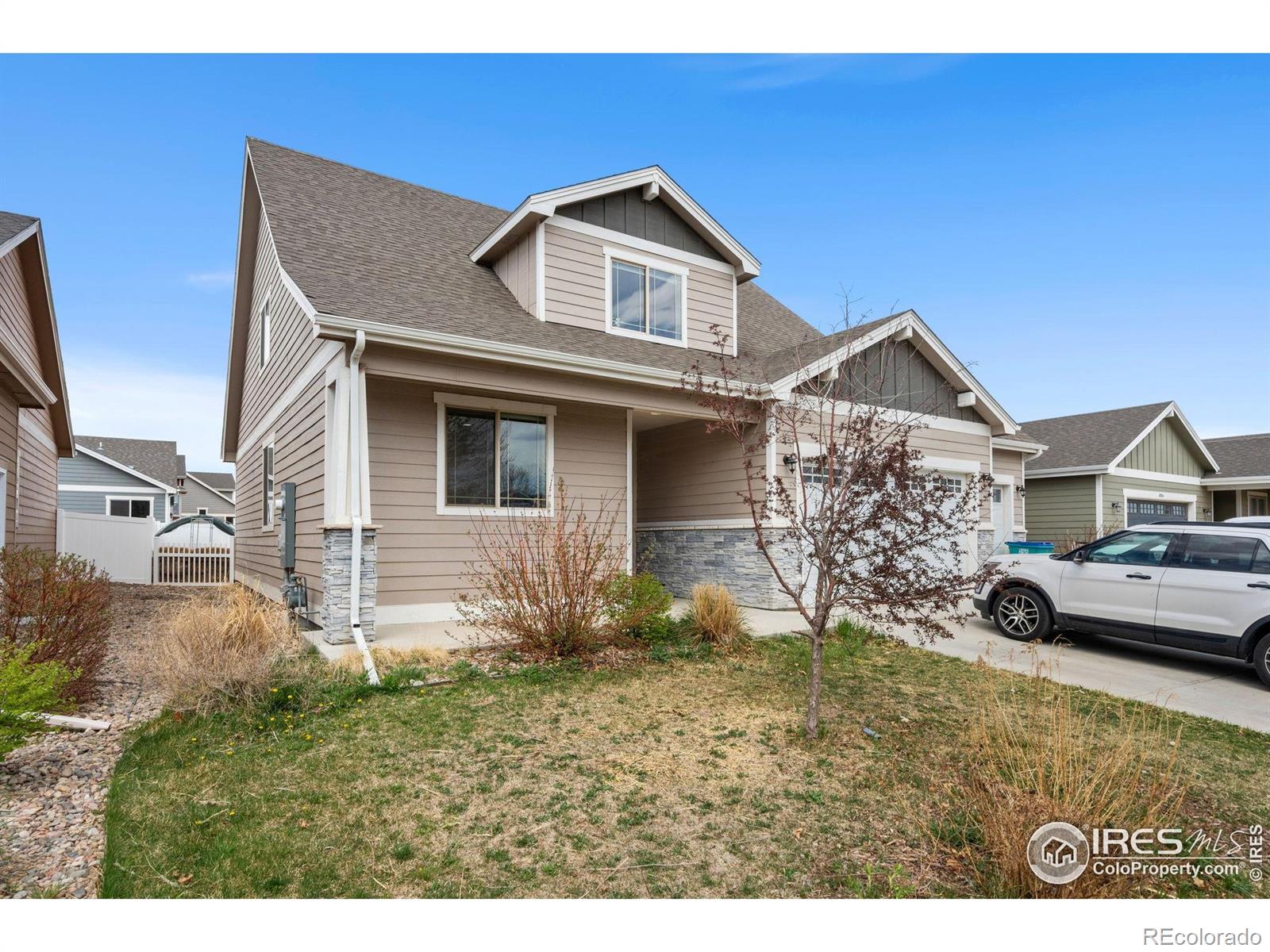1030  Grand Avenue, windsor MLS: 4567891032014 Beds: 4 Baths: 3 Price: $585,000