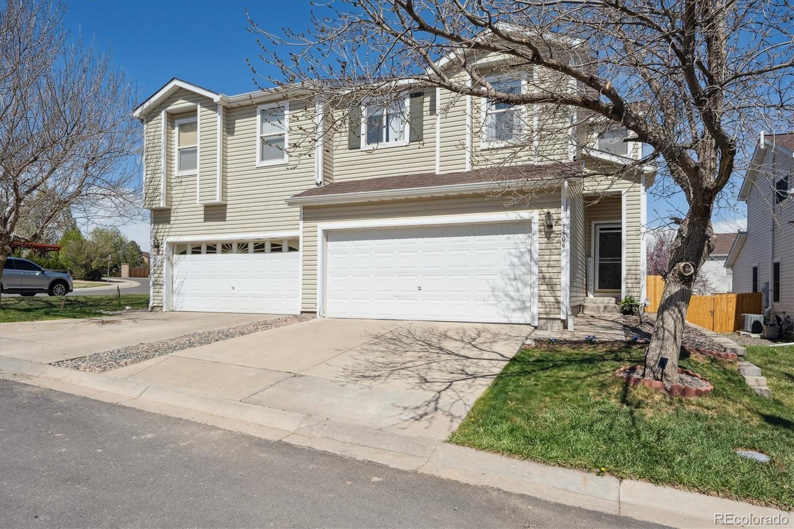 5506 S Quemoy Circle, aurora MLS: 2680038 Beds: 3 Baths: 3 Price: $425,000