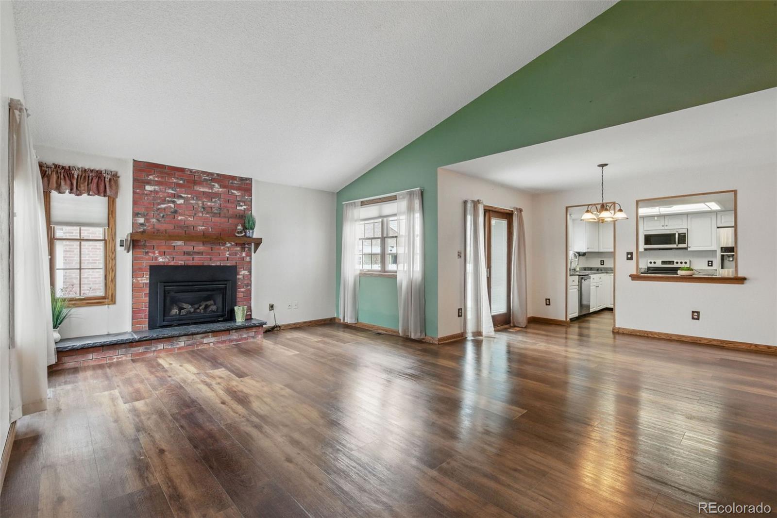 Heather Gardens Aurora Condo / Townhome | MLS #: 35696512838 S Heather Gardens Way A, Aurora Beds: 2 Baths: 3 Price: $469,999