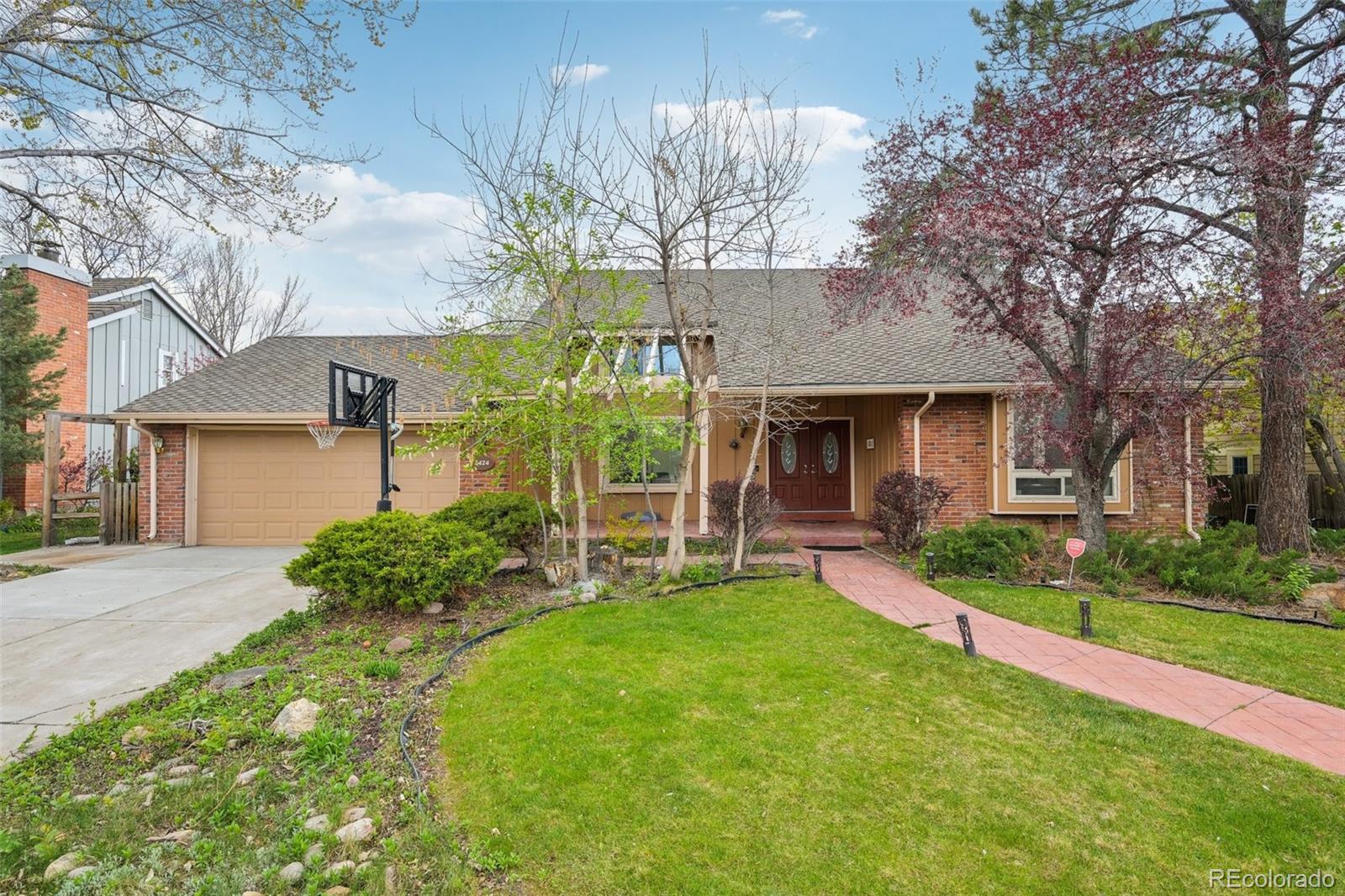 8424 e otero circle, Centennial sold home. Closed on 2025-07-14 for $870,000.