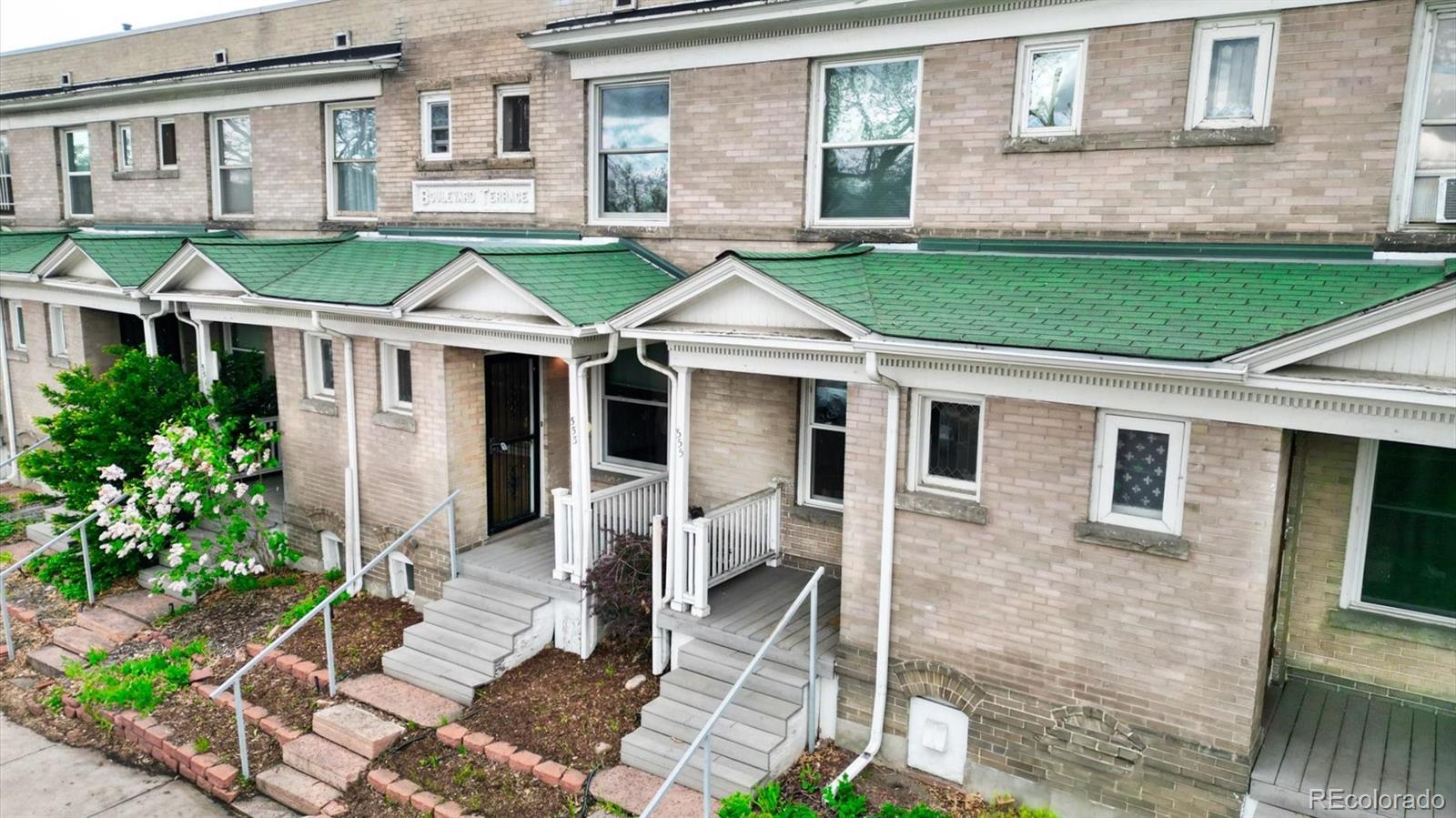 Arlington Park Denver Condo / Townhome | MLS #: 9274362553 N Logan Street , Denver Beds: 2 Baths: 1 Price: $450,000