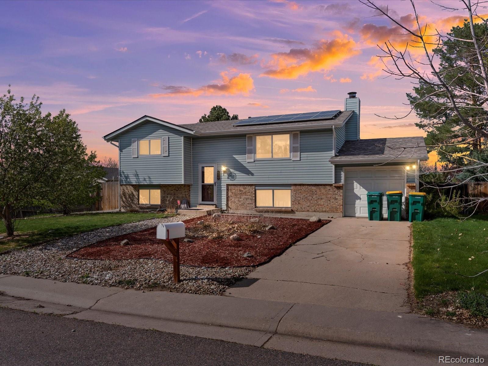 416  Pluto Court, lone tree MLS: 9480098 Beds: 4 Baths: 2 Price: $475,000