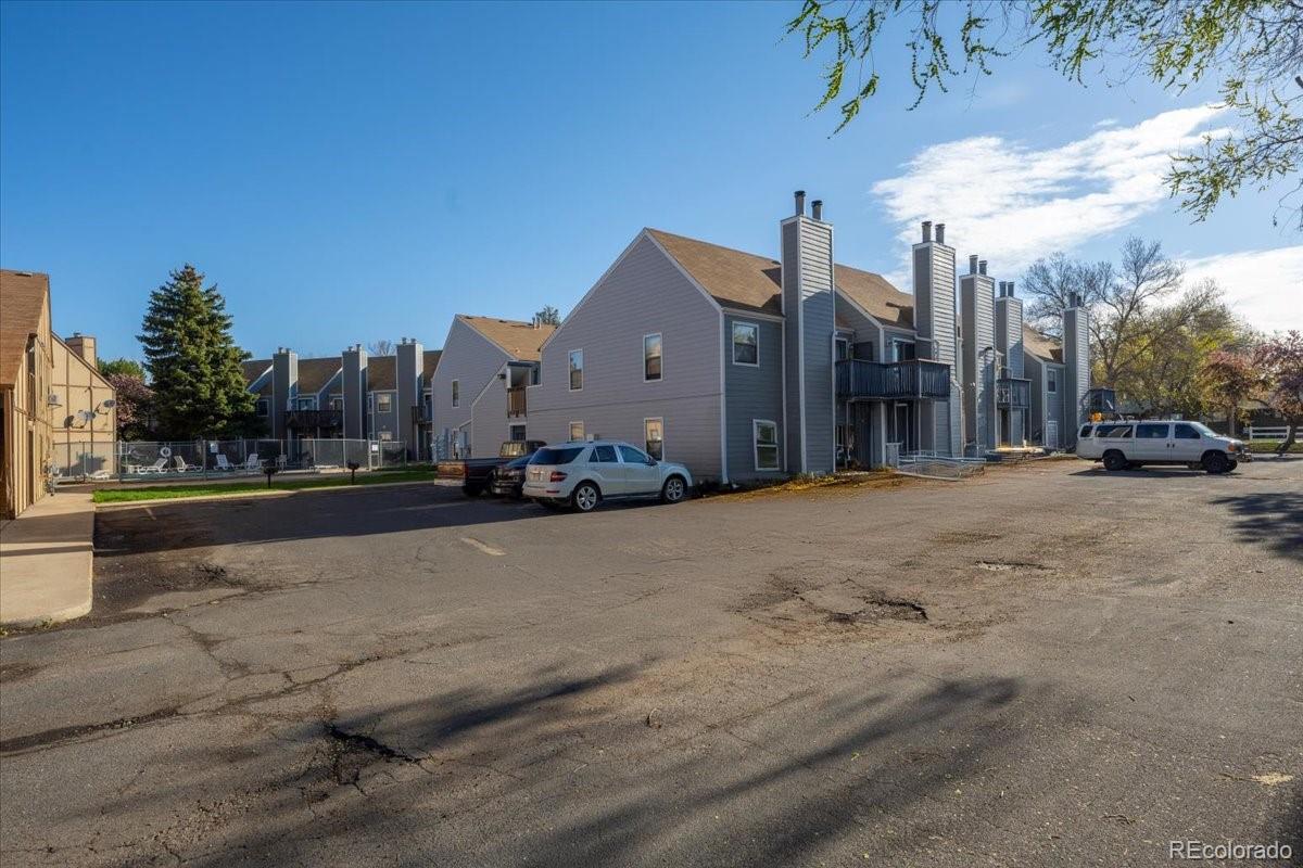 225 e 8th avenue, Longmont sold home. Closed on 2025-05-15 for $190,000.