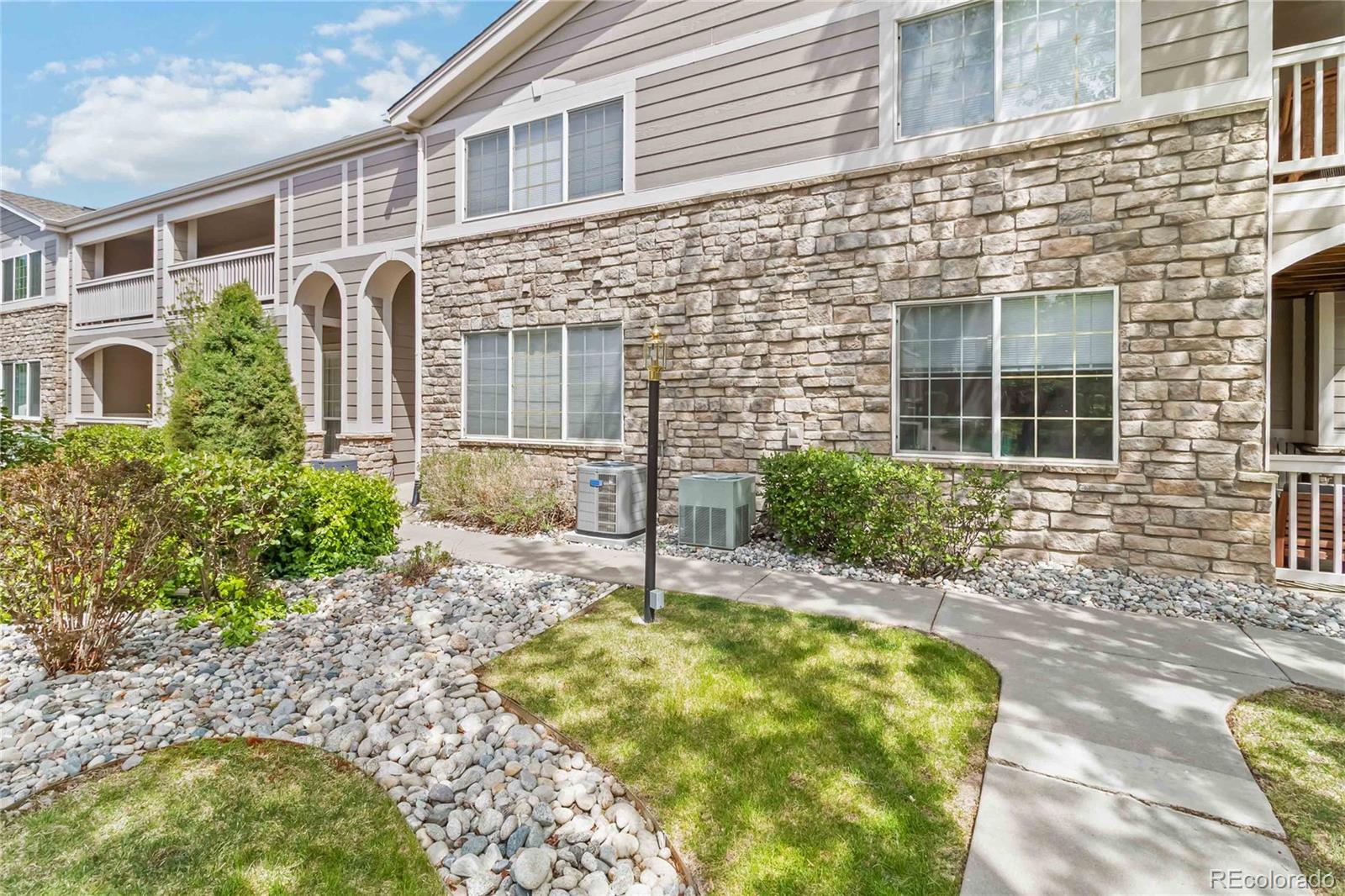 Avalon Aurora Condo / Townhome | MLS #: 99191994222 S Blackhawk Circle 6C, Aurora Beds: 2 Baths: 2 Price: $420,000