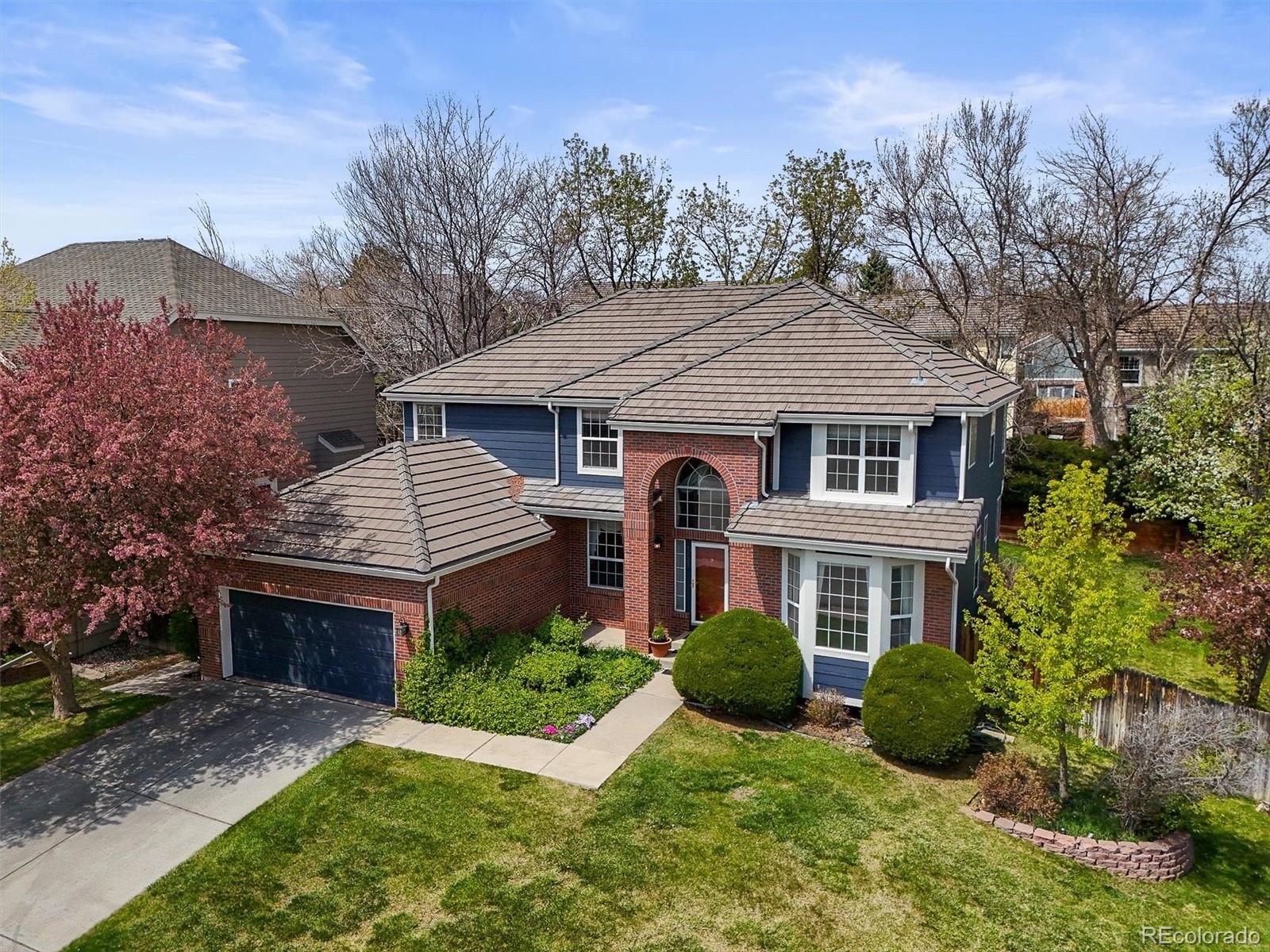 5723 S Everett Way, littleton MLS: 8353183 Beds: 5 Baths: 4 Price: $899,000
