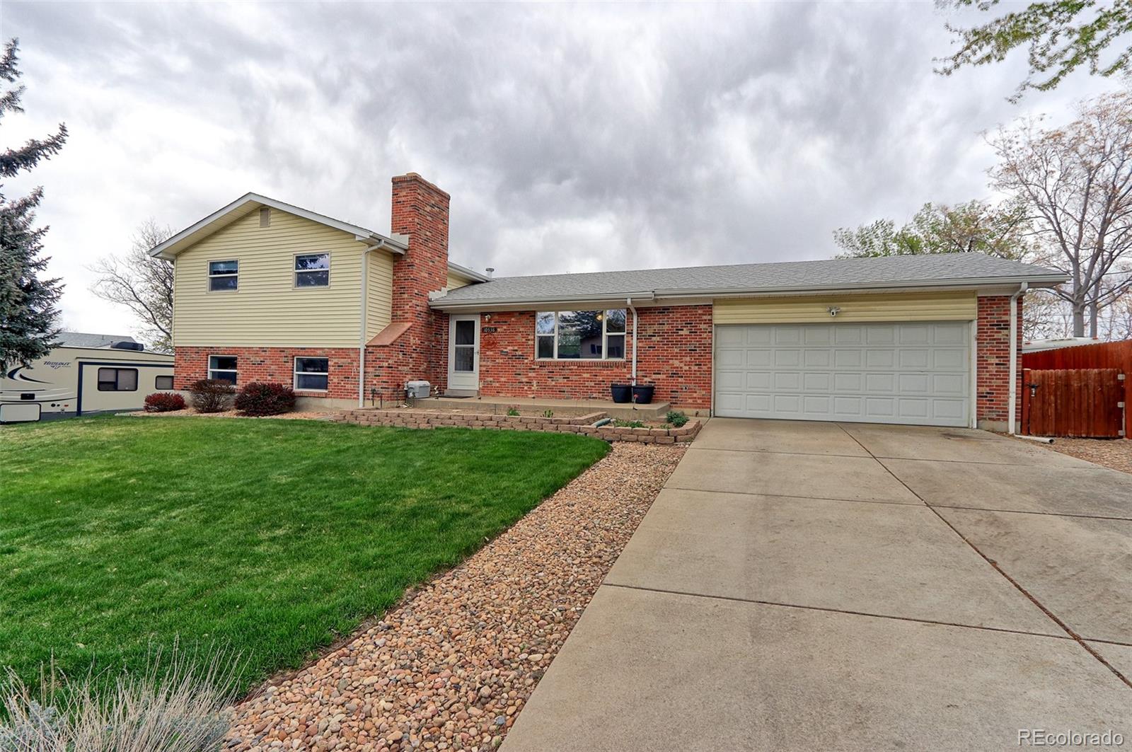 10538  Quivas Street, northglenn MLS: 7994927 Beds: 4 Baths: 2 Price: $550,000