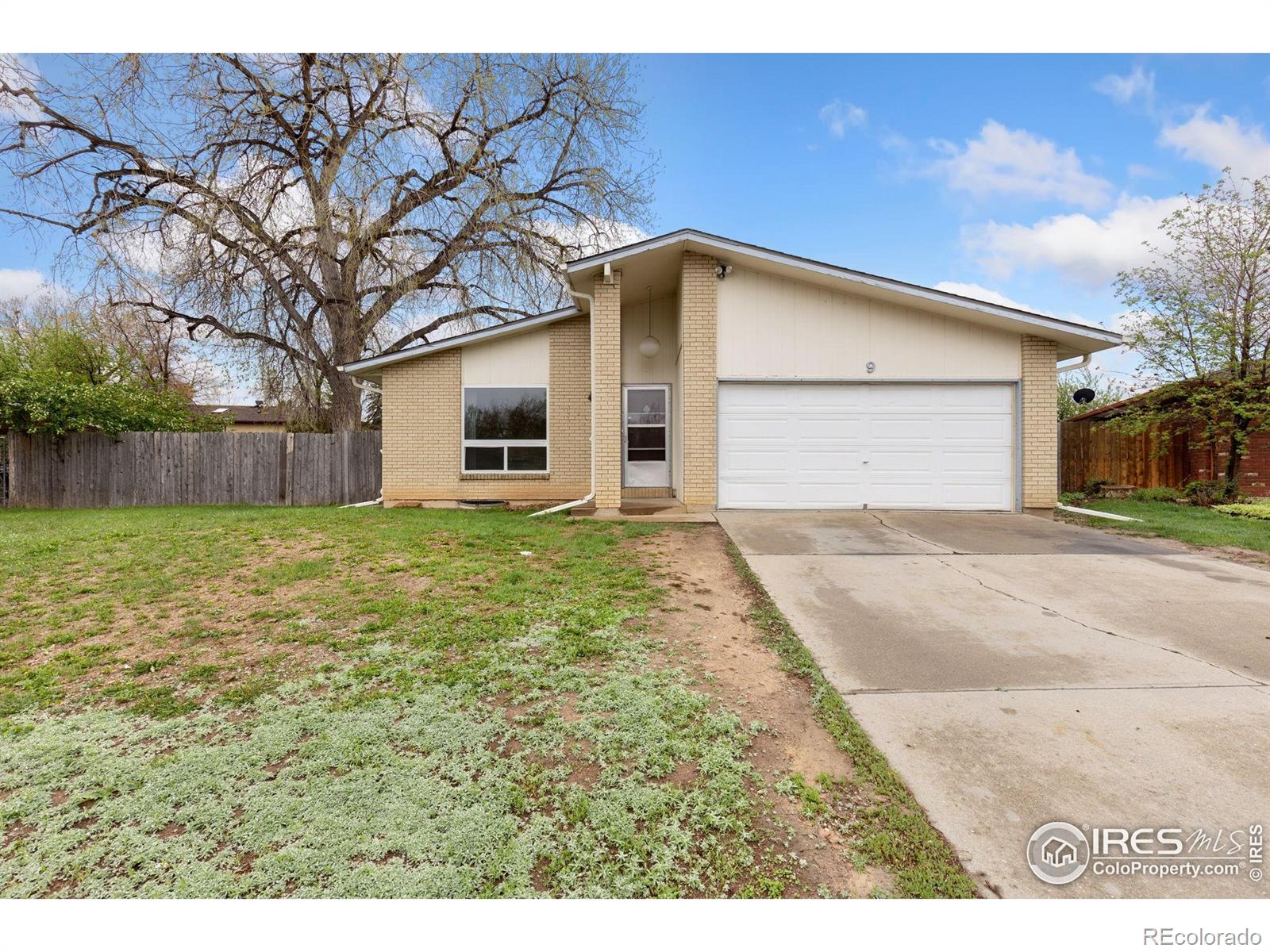 9  Seattle Lane, longmont MLS: 4567891032399 Beds: 4 Baths: 2 Price: $435,700