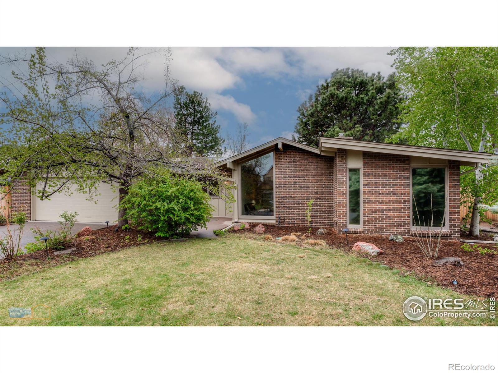 4760  Harrison Avenue, boulder MLS: 4567891032411 Beds: 5 Baths: 3 Price: $1,150,000