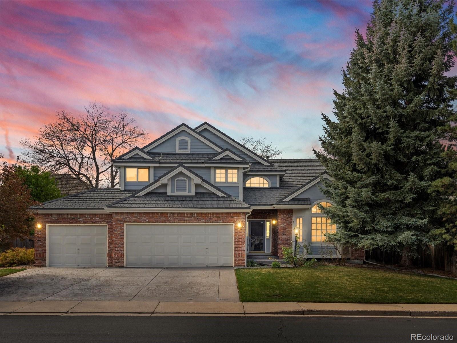 1792 W Kettle Avenue, littleton MLS: 9702108 Beds: 4 Baths: 4 Price: $949,000