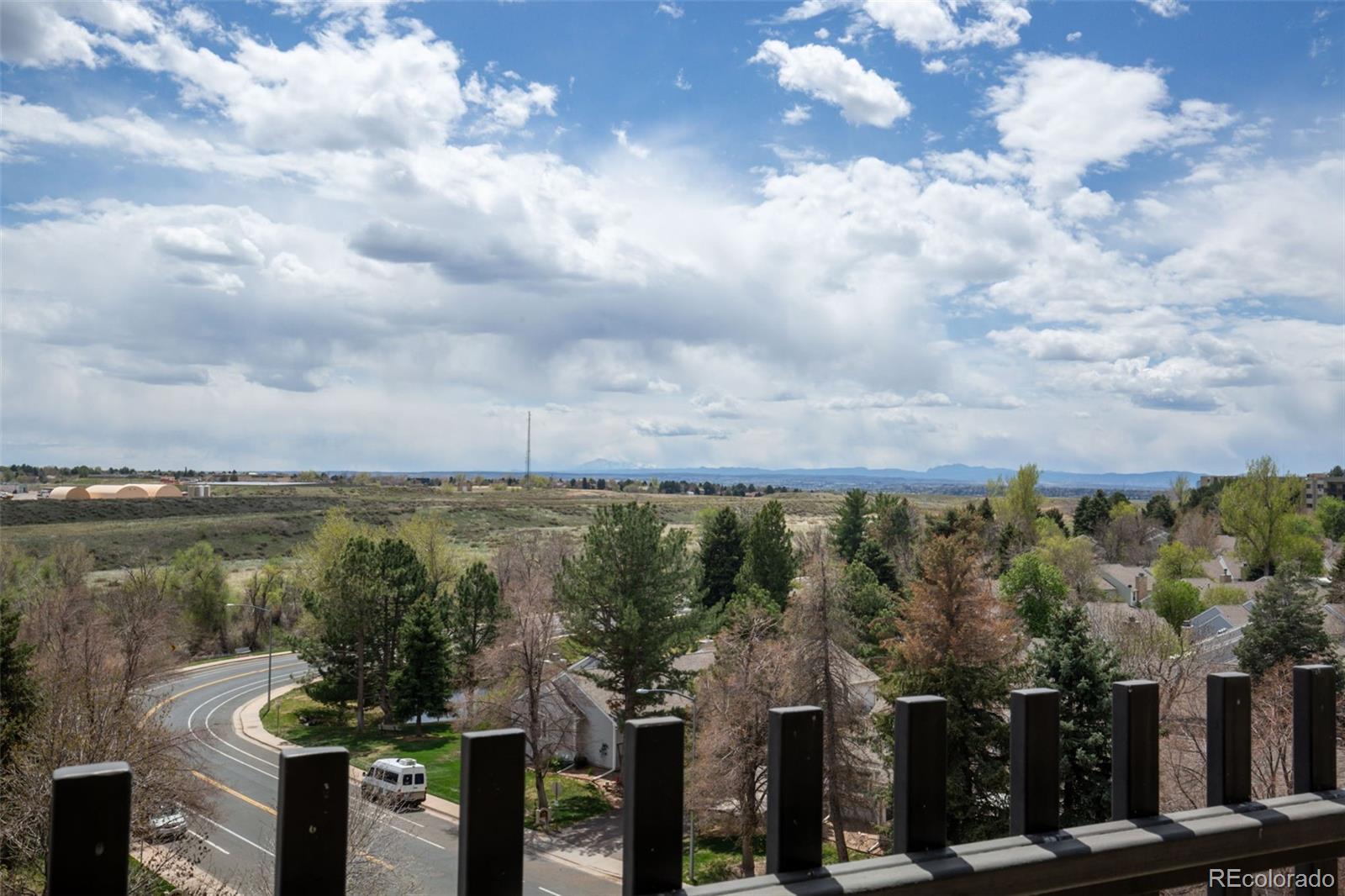 Heather Gardens Aurora Condo / Townhome | MLS #: 418862014390 E Marina Drive 601, Aurora Beds: 2 Baths: 2 Price: $320,000
