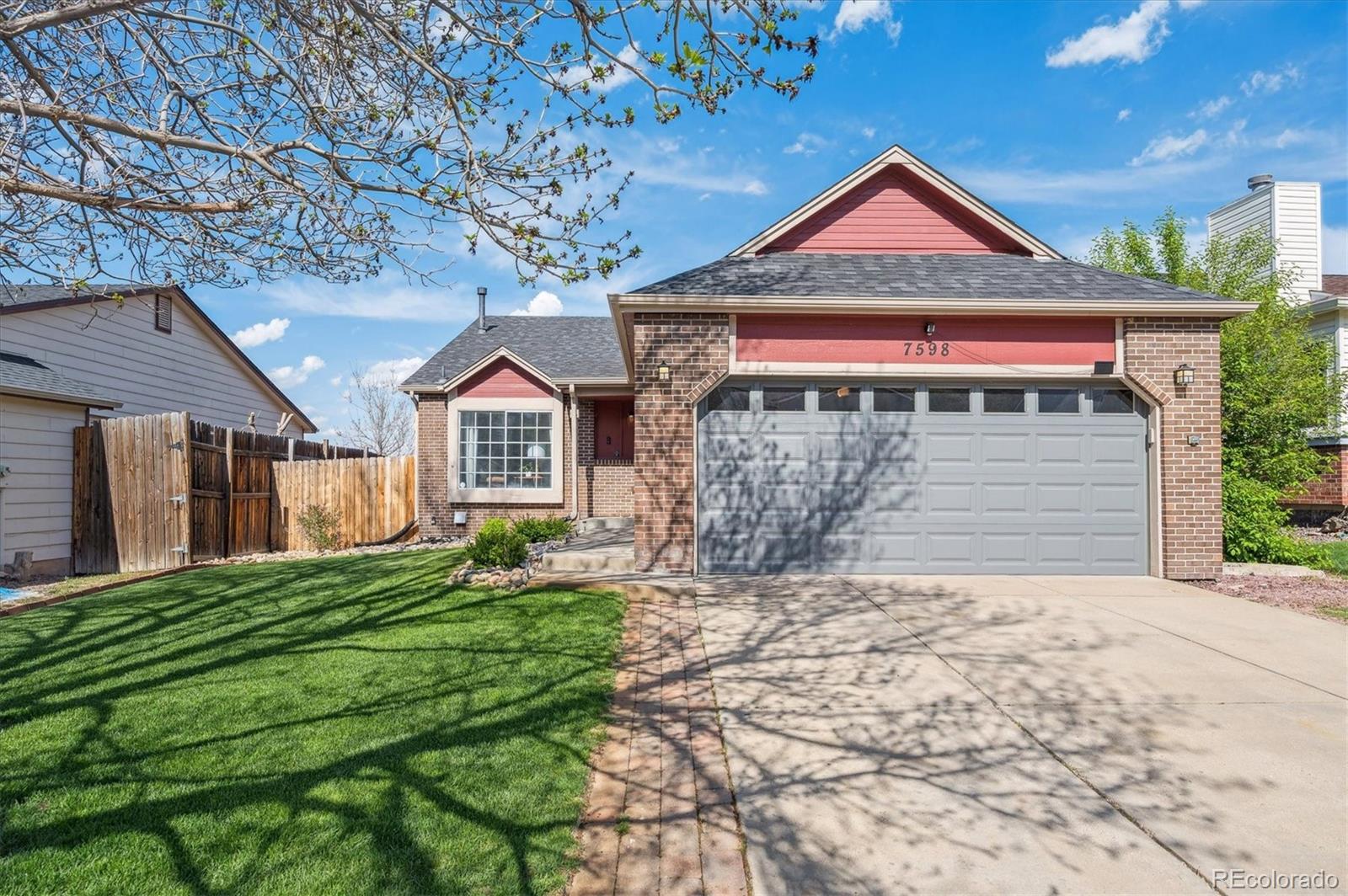 7598  Jared Way, littleton MLS: 2338998 Beds: 3 Baths: 3 Price: $499,900