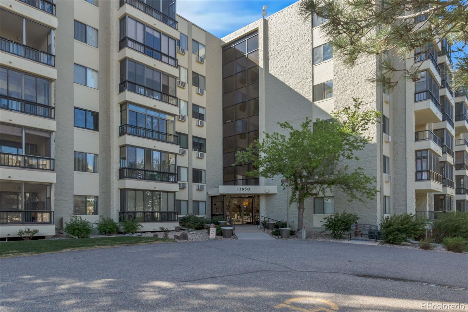 Heather Gardens Aurora Condo / Townhome | MLS #: 916006713850 E Marina Drive 506, Aurora Beds: 3 Baths: 3 Price: $350,000