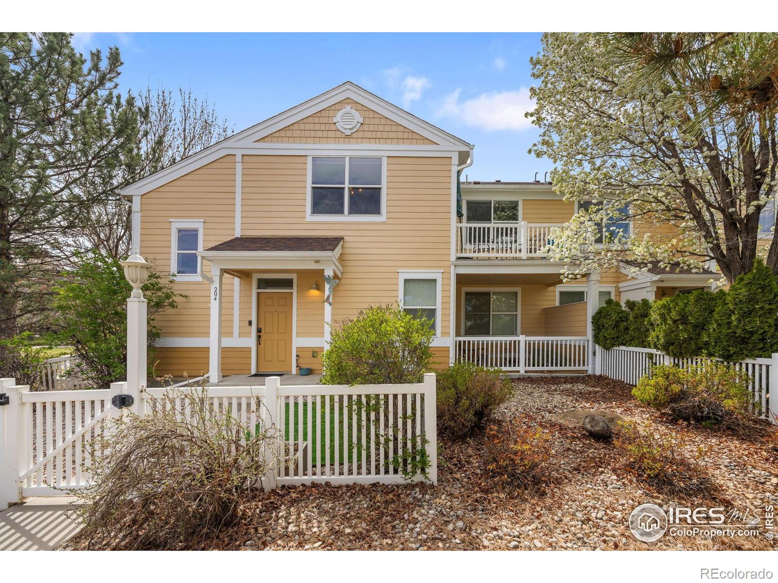 1977 grays peak drive, Loveland sold home. Closed on 2025-08-15 for $317,500.