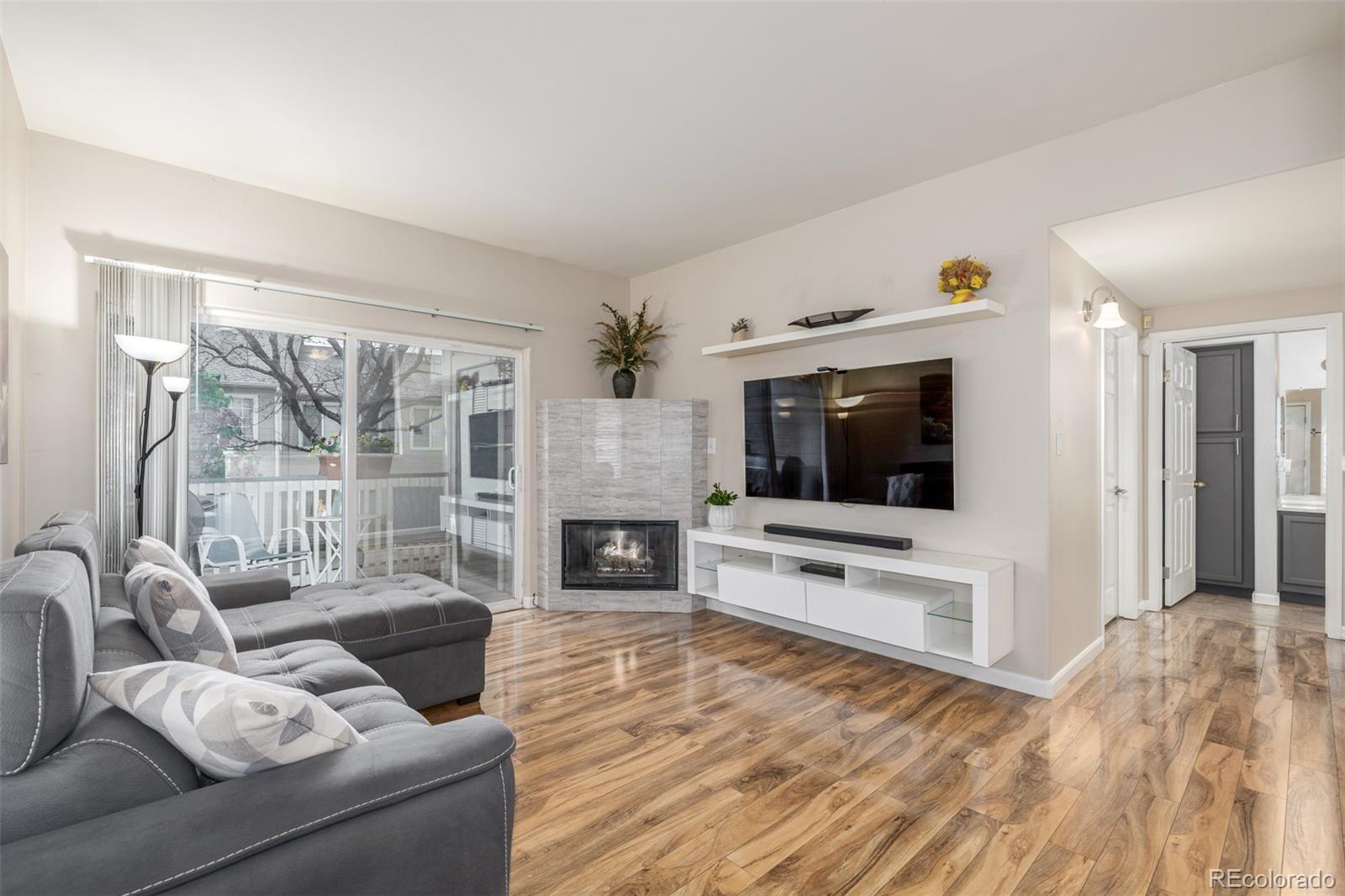  Highlands Ranch Condo / Townhome | MLS #: 54372148465  Pebble Creek Way 102, Highlands Ranch Beds: 2 Baths: 2 Price: $349,000