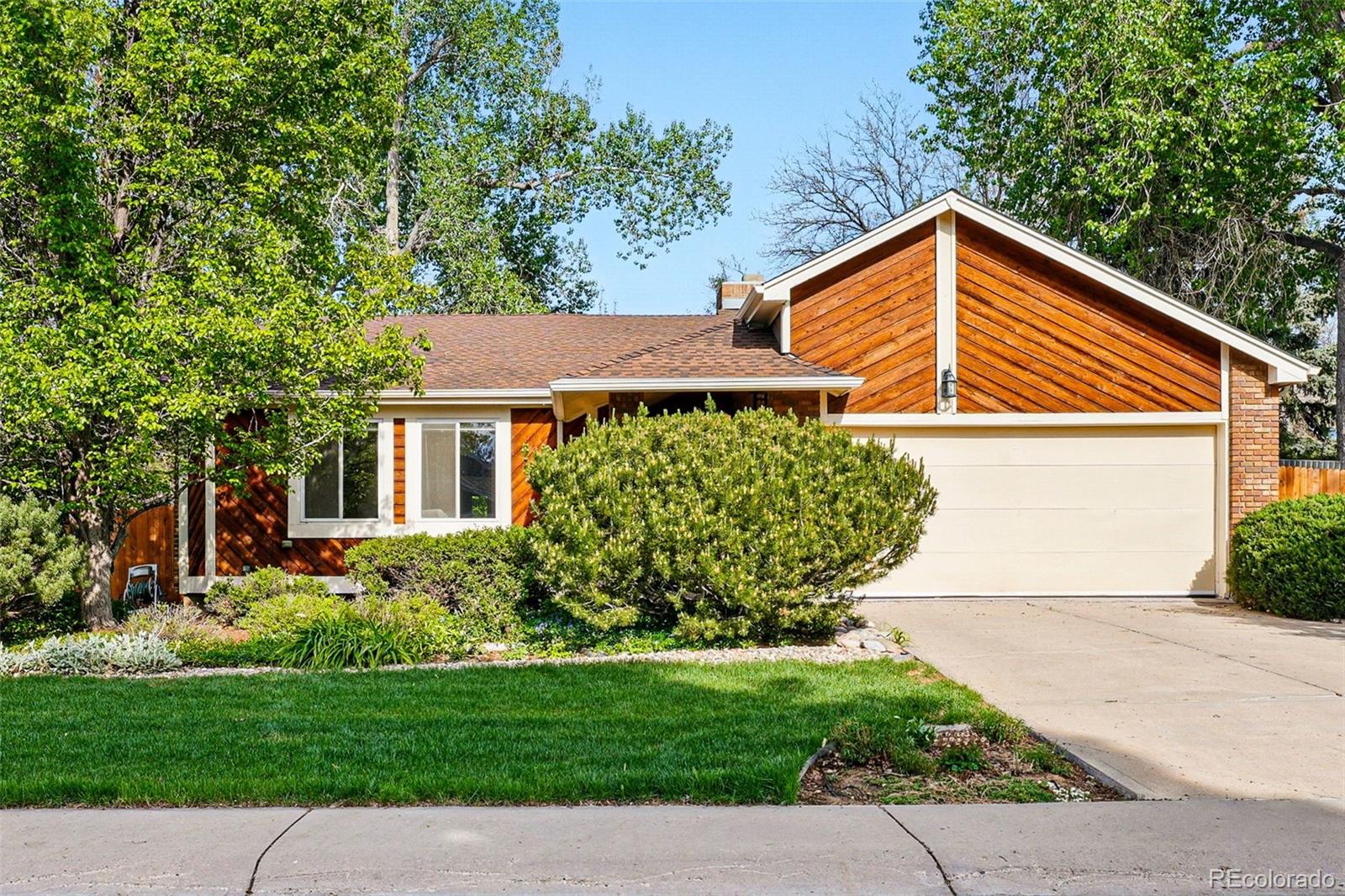 7548 S Crocker Court, littleton MLS: 9780424 Beds: 3 Baths: 2 Price: $625,000