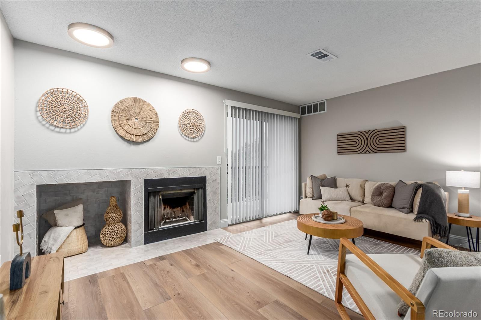 Hunters Run Denver Condo / Townhome | MLS #: 61226972575 S Syracuse Way B101, Denver Beds: 2 Baths: 1 Price: $255,000
