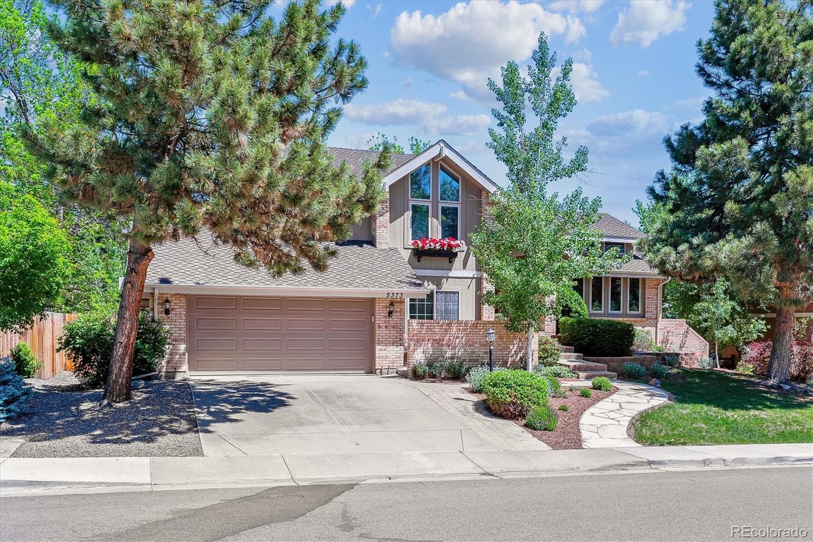 5373 E Links Circle, centennial MLS: 4778116 Beds: 5 Baths: 4 Price: $1,225,000