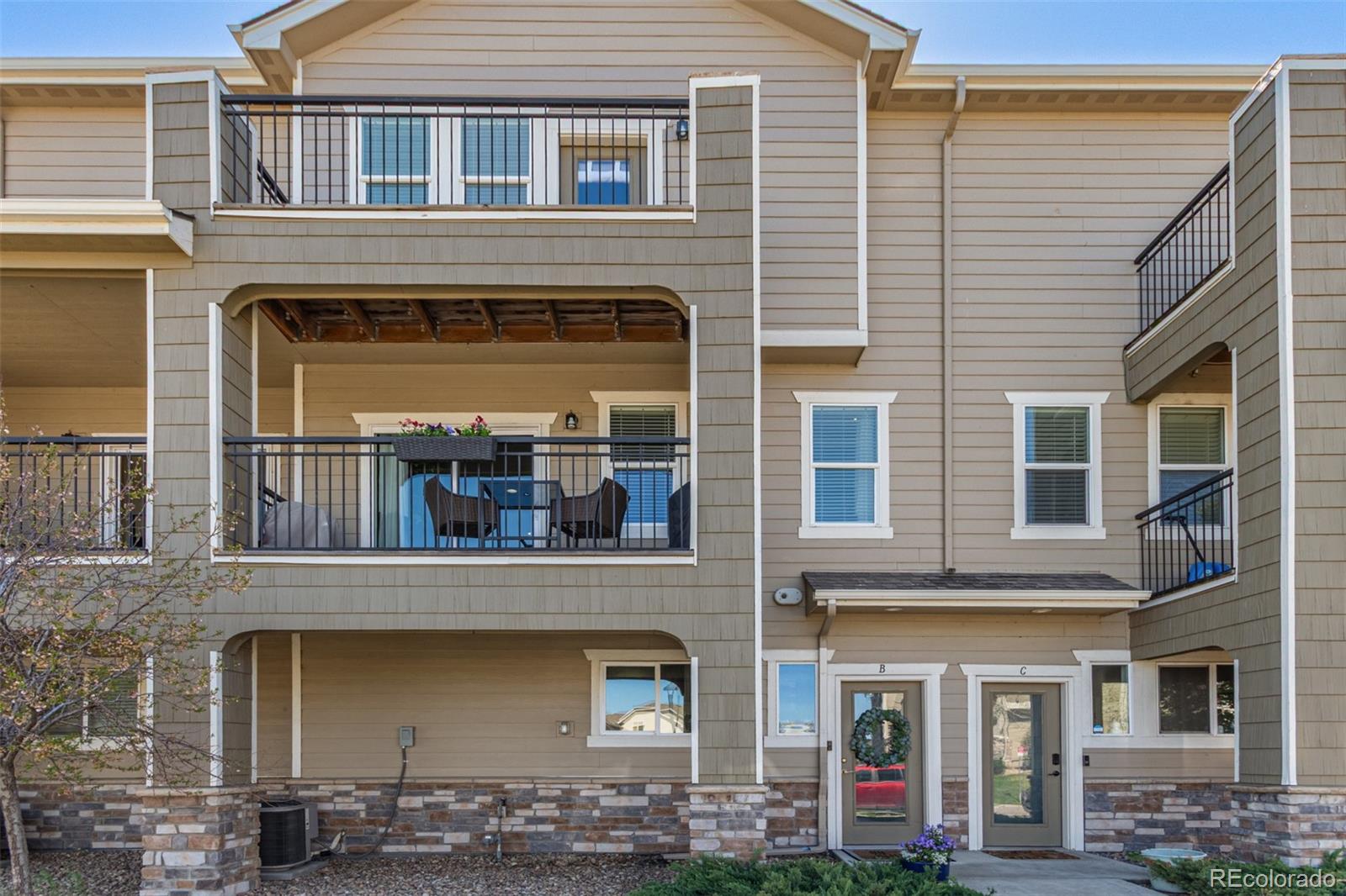 The Lakes At Dunes Park Commerce City Condo / Townhome | MLS #: 209511511250  Florence Street 30B, Commerce City Beds: 3 Baths: 4 Price: $365,000