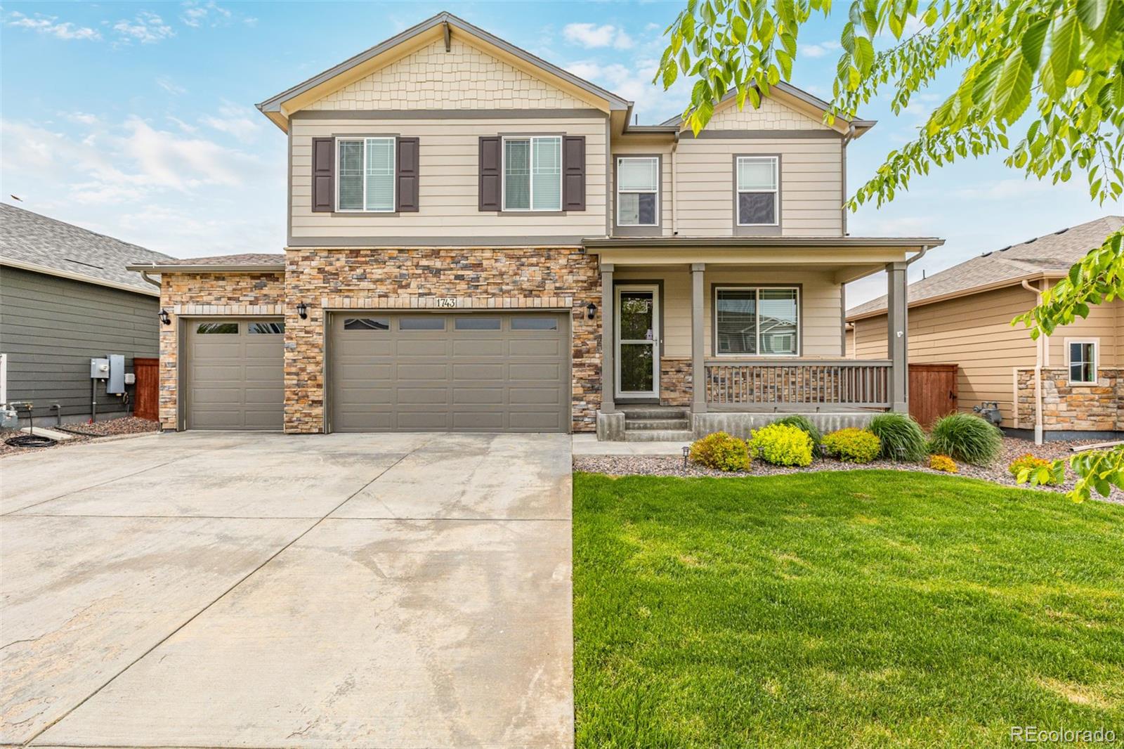 1743 floret drive, Windsor sold home. Closed on 2025-07-18 for $585,000.