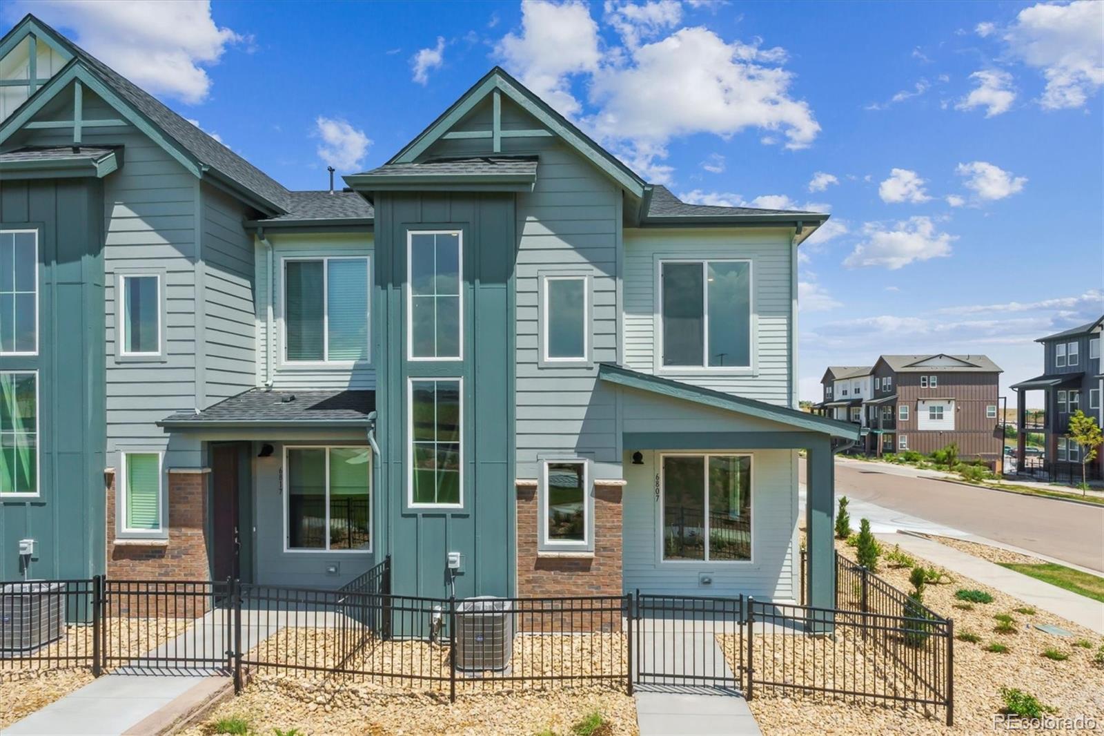 The Townes At Skyline Ridge Castle Pines Condo / Townhome | MLS #: 45906506807  Huddersfield Lane , Castle Pines Beds: 3 Baths: 3 Price: $554,990