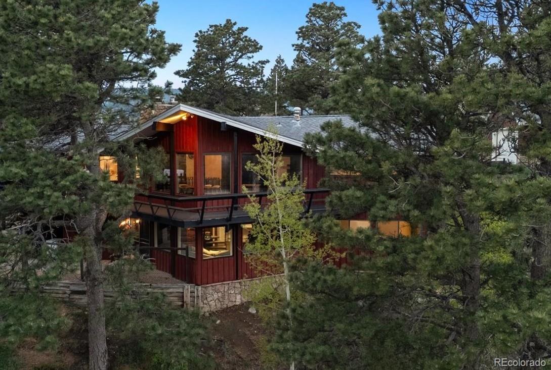 Blue Mountain Golden Home | MLS #: 338086025392  Westridge Road, Golden Beds: 3 Baths: 3 Price: $1,480,000