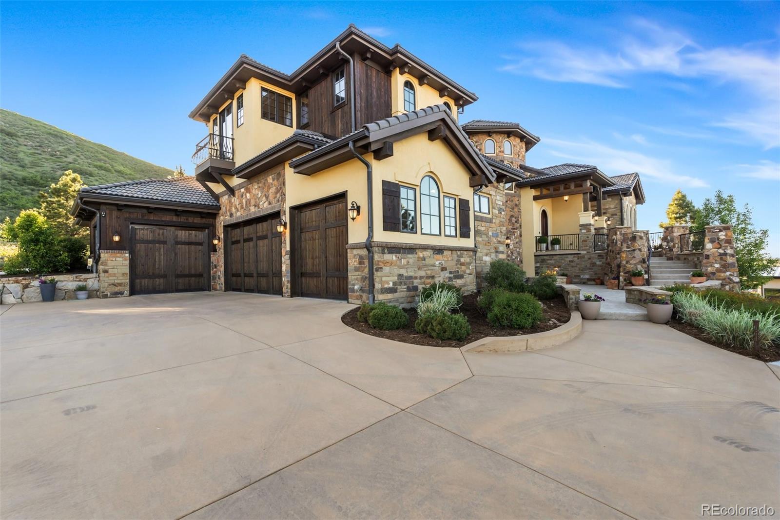 7767  dante drive, Littleton sold home. Closed on 2026-05-21 for $3,075,000.