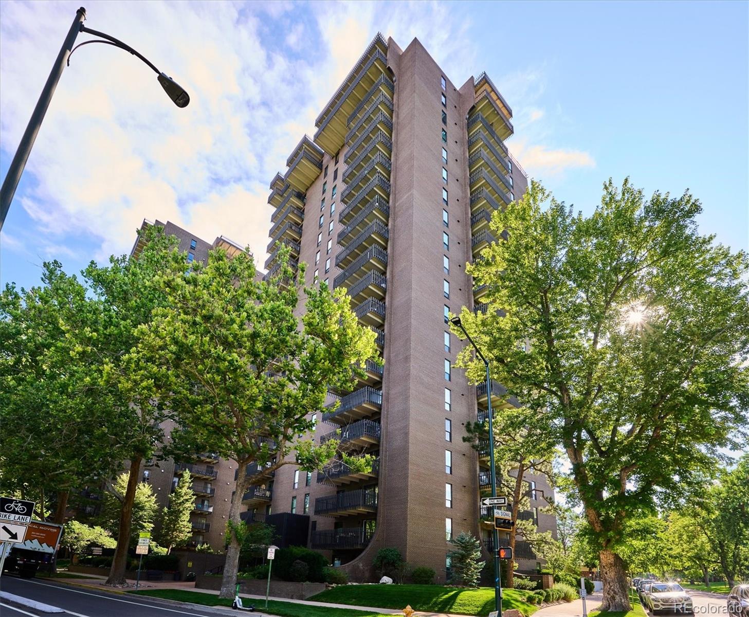 Washington Park Denver Condo / Townhome | MLS #: 4435556480 S Marion Parkway 901, Denver Beds: 2 Baths: 2 Price: $515,000
