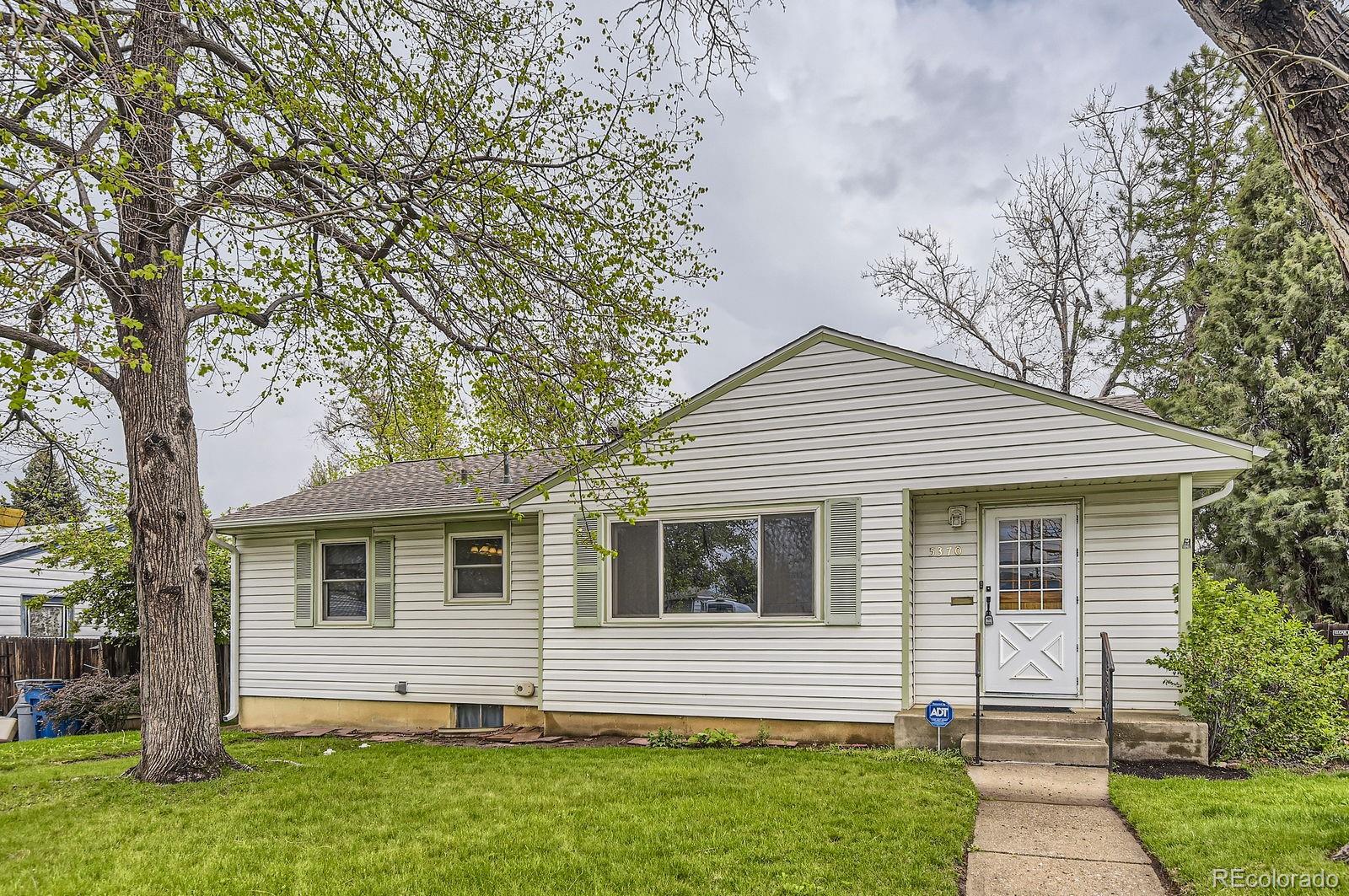 Brookridge Heights Littleton Home | MLS #: 30490755370 S Sherman Street, Littleton Beds: 4 Baths: 2 Price: $498,850