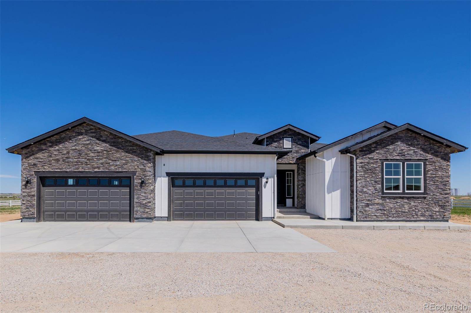 Strasburg Home | MLS #: 315713856159 E Tomahawk Avenue, Strasburg Beds: 4 Baths: 5 Price: $1,169,000