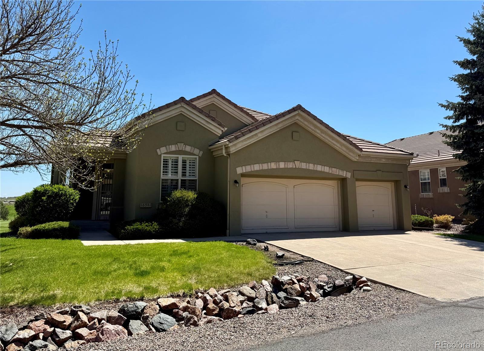 16561  Red Cliff Circle, morrison MLS: 2161775 Beds: 3 Baths: 3 Price: $1,375,000
