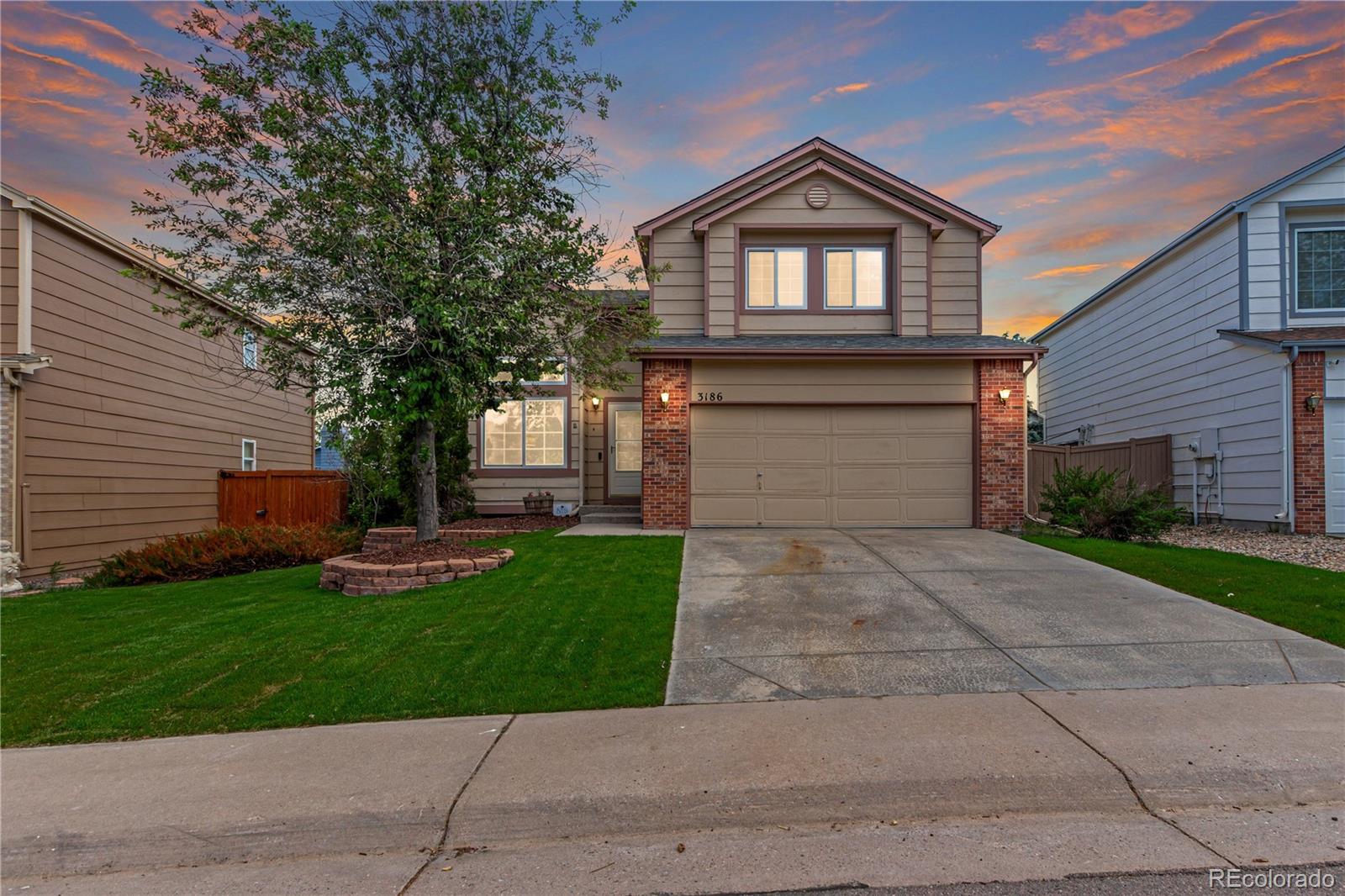 3186 W Indian Summer Lane, castle rock MLS: 8553158 Beds: 4 Baths: 4 Price: $549,900