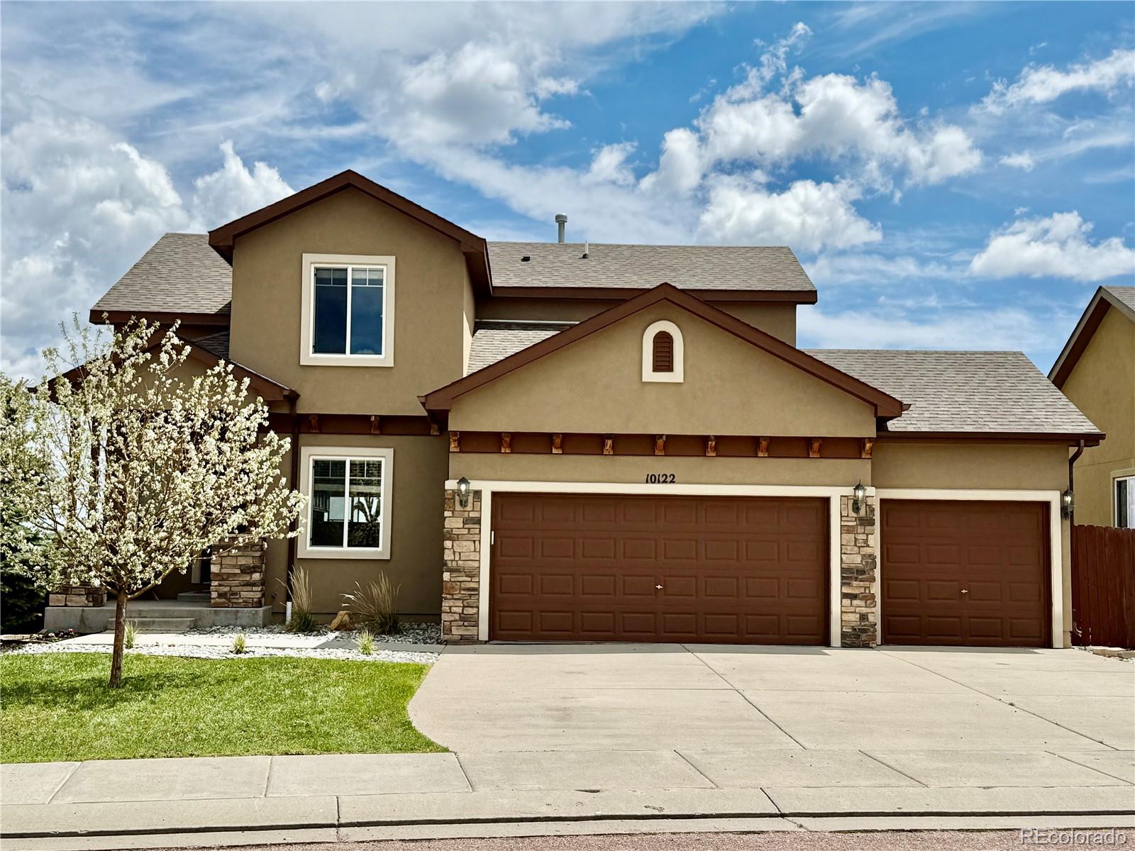 Meridian Ranch Peyton Home | MLS #: 925540710122  Mt Lincoln Drive, Peyton Beds: 5 Baths: 4 Price: $599,000