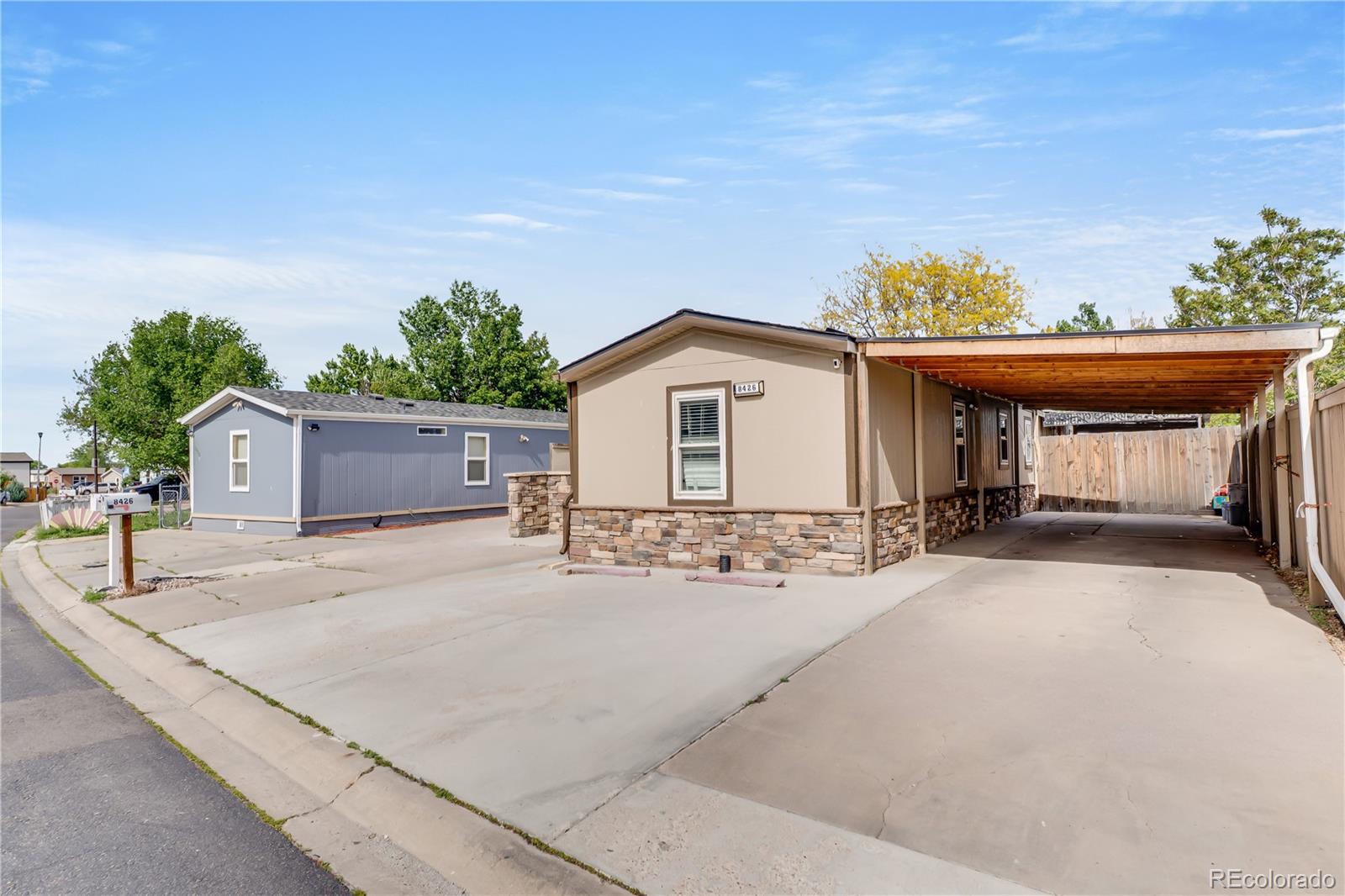 8426  Cook Way, denver MLS: 2566694 Beds: 3 Baths: 2 Price: $325,000