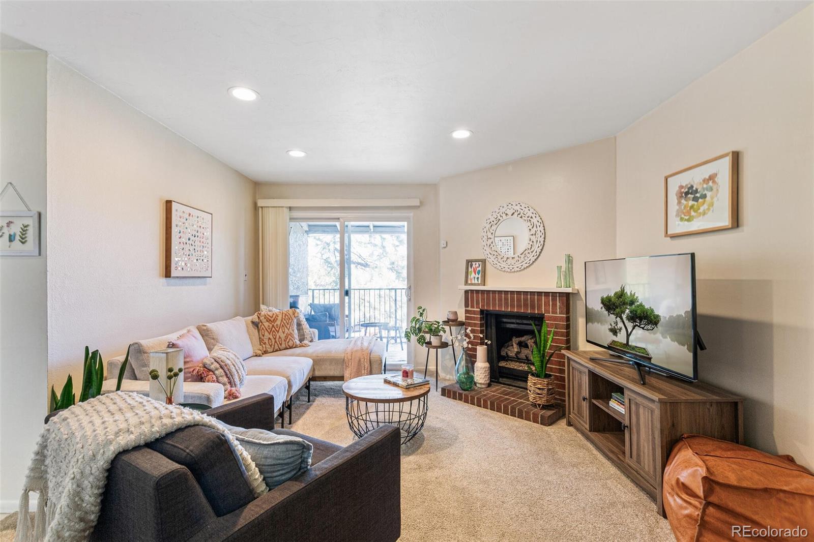 Virginia Village Denver Condo / Townhome | MLS #: 85983405300 E Cherry Creek South Drive 124, Denver Beds: 2 Baths: 2 Price: $265,000