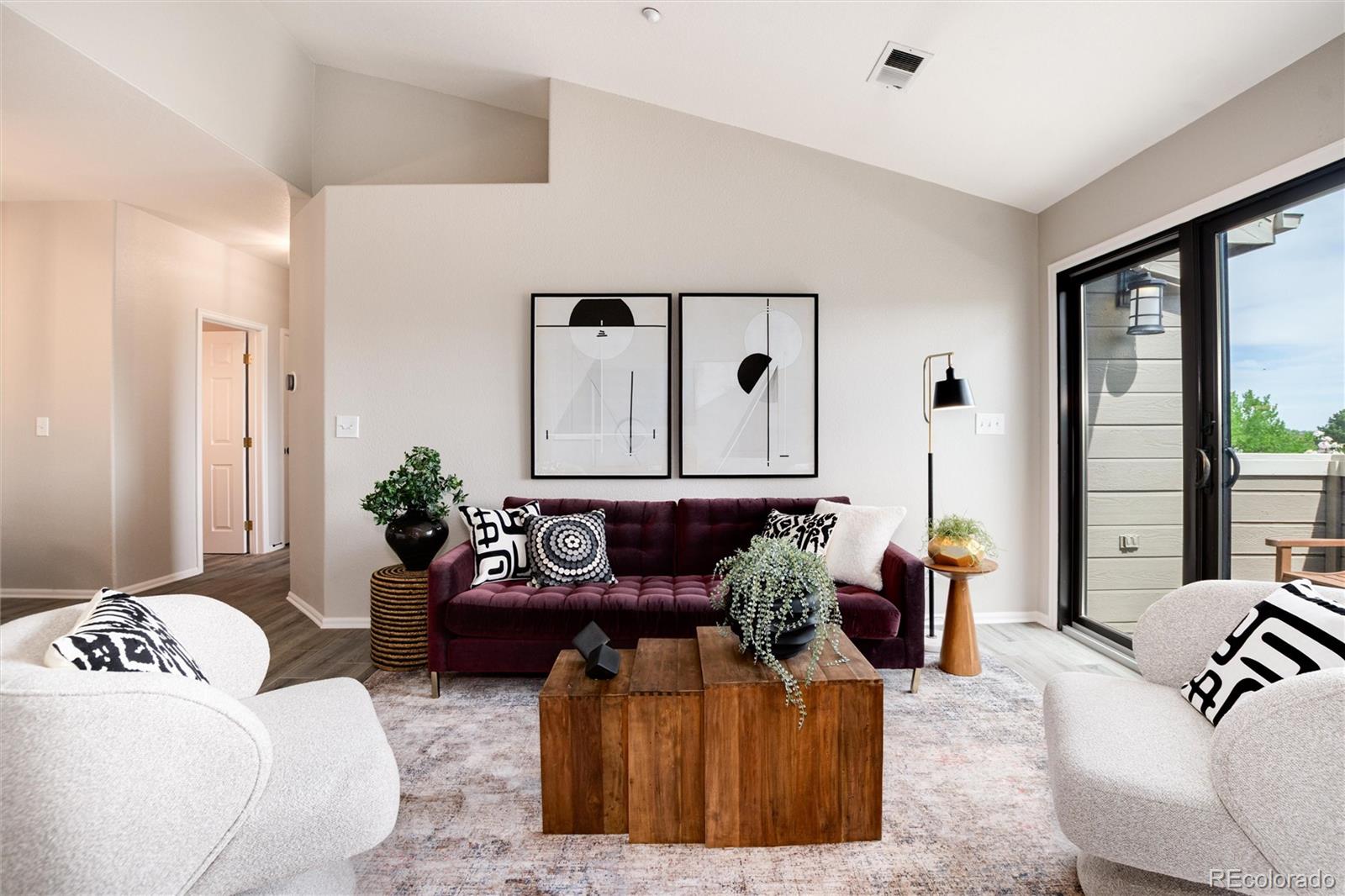 Mountain Gate Littleton Condo / Townhome | MLS #: 19136357408 S Alkire Street 301, Littleton Beds: 2 Baths: 2 Price: $360,000