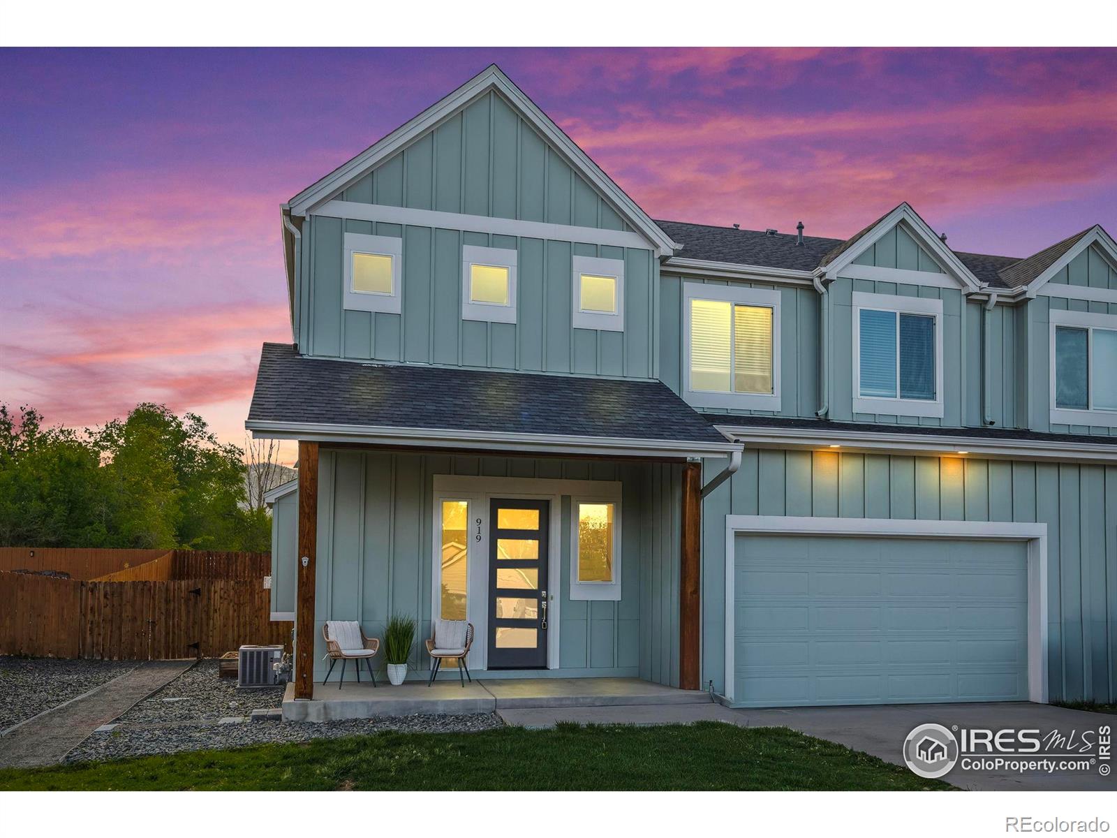 919  Russell Street, golden MLS: 4567891033962 Beds: 5 Baths: 4 Price: $765,000