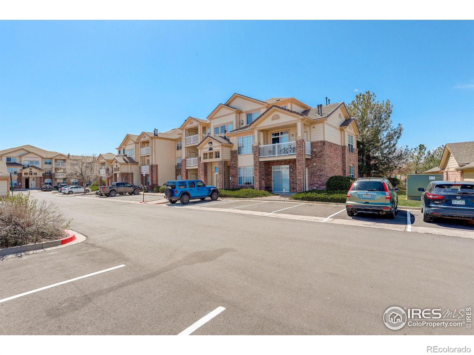 5723 n gibralter way, Aurora sold home. Closed on 2025-08-27 for $264,000.