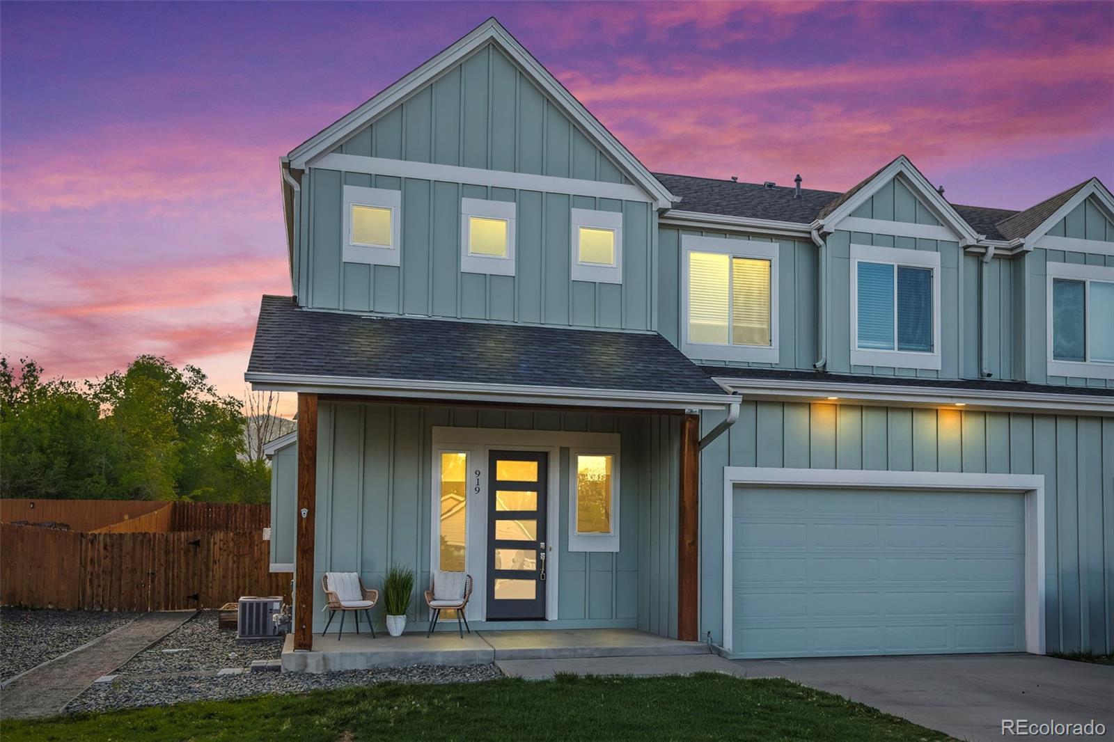919  Russell Street, golden MLS: 8460403 Beds: 5 Baths: 4 Price: $765,000