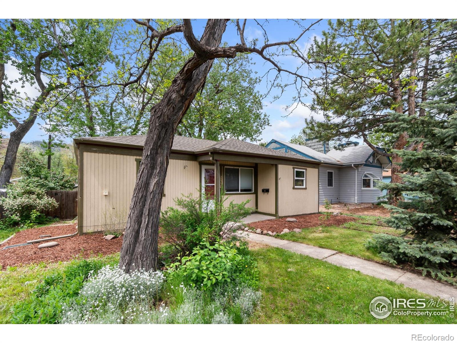 2022 ford street, Golden sold home. Closed on 2025-09-19 for $715,000.