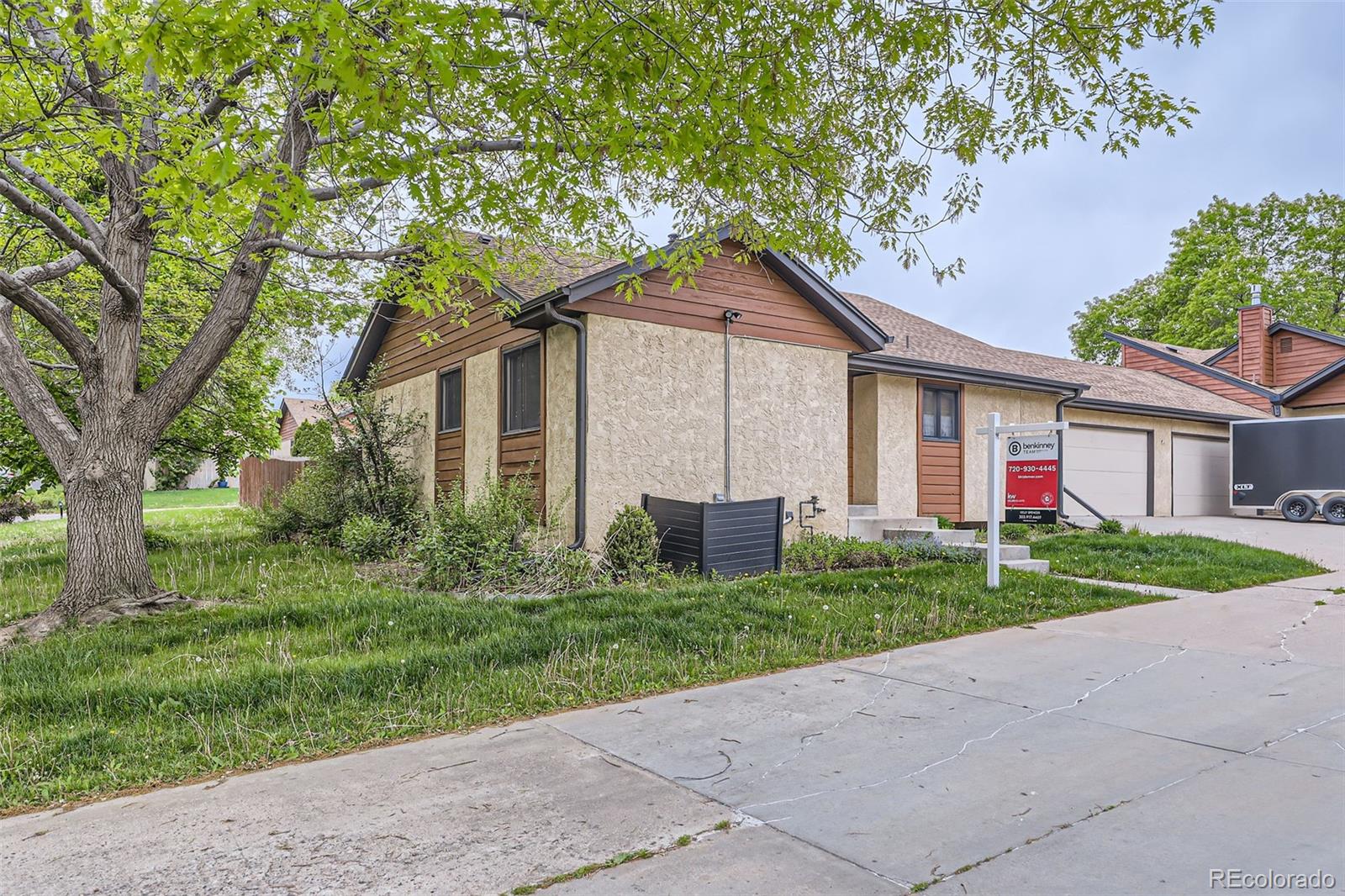 671  Brentwood Street, lakewood MLS: 8458813 Beds: 3 Baths: 3 Price: $400,000