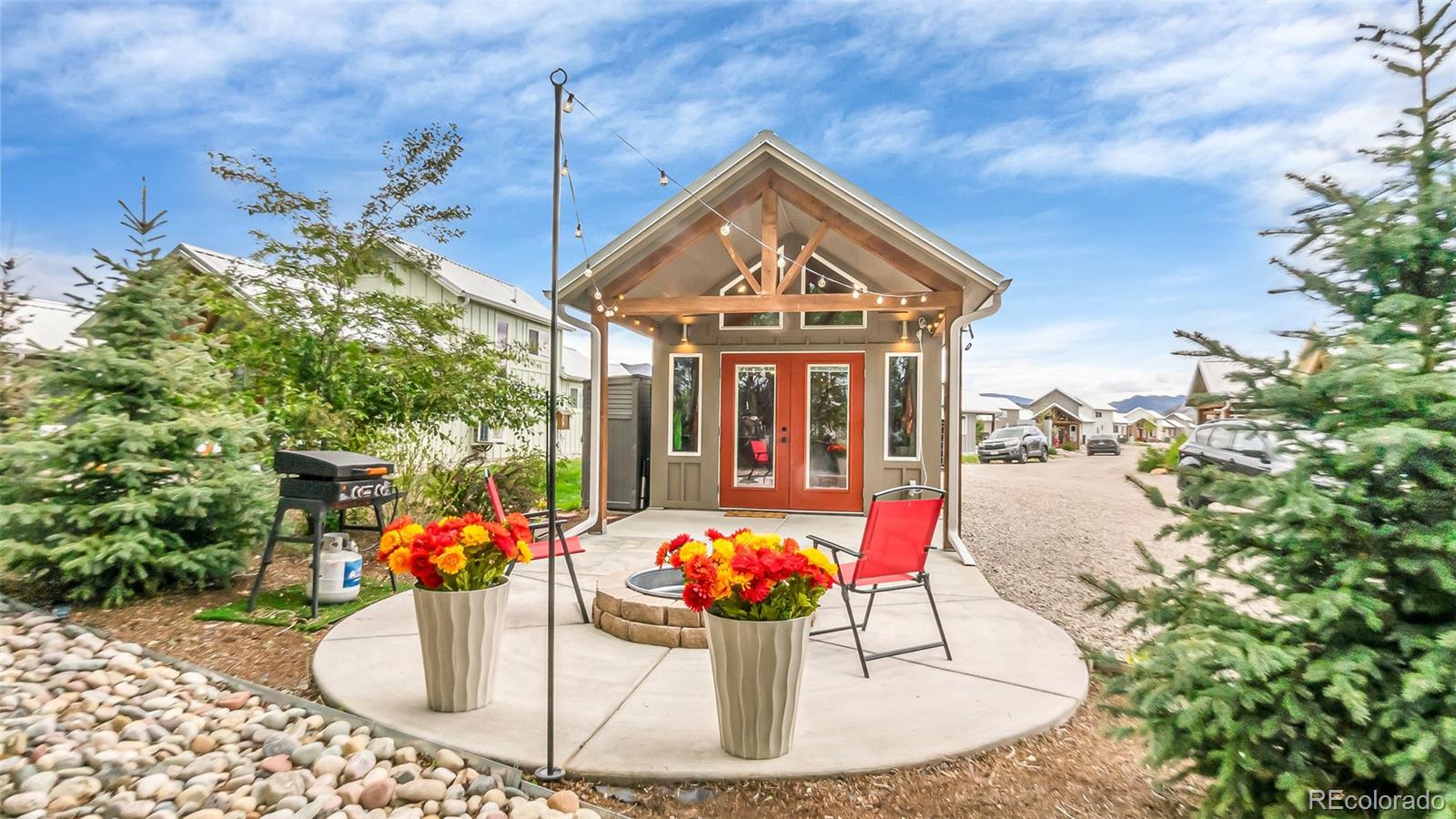 329  river frontage , Silt sold home. Closed on 2025-09-10 for $224,000.